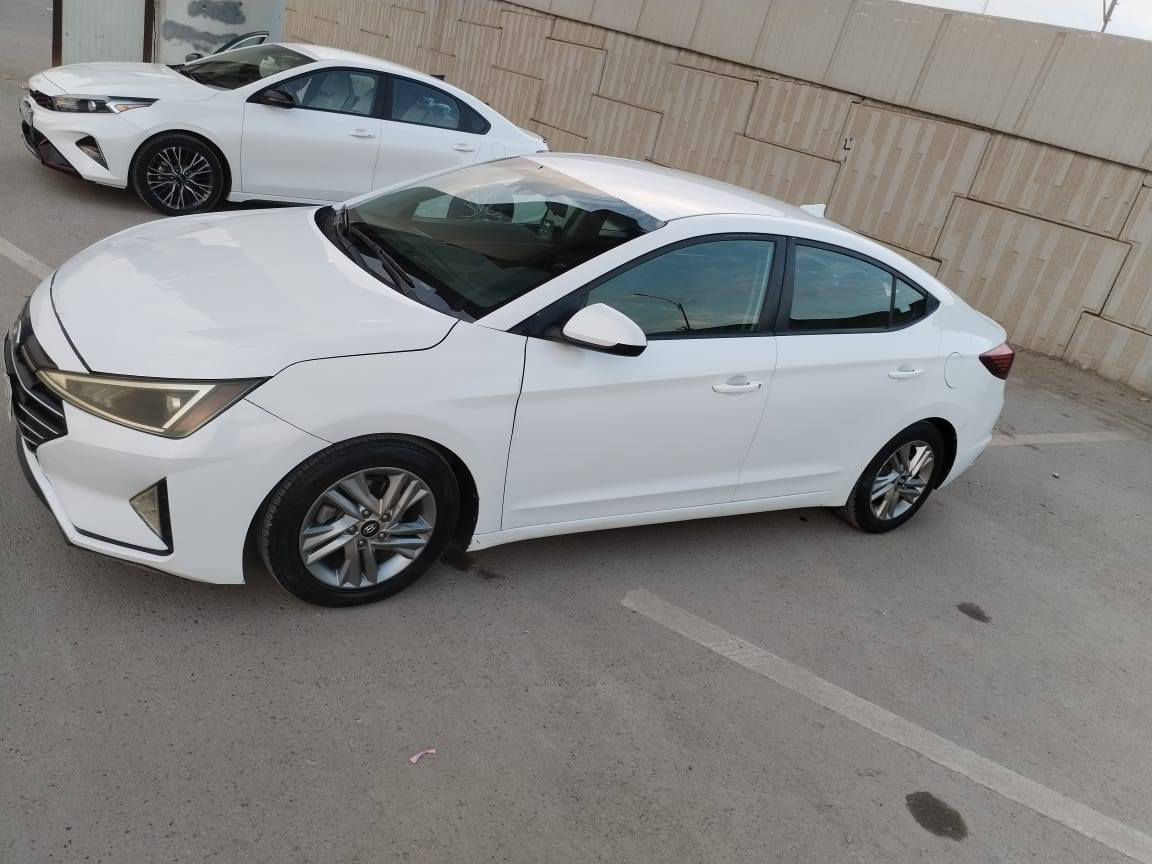 سلام عليكم..
النترا .2020. 

امريكي حادث جاملغ امامي بنيد بالنص  بارد جاملغ خلفي من امريكا كلير سونار مرفق مع الصور شرح مفصل.. مكاني بابل السعر 130 مجاله بسيط ***********
