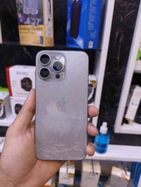 ١٥برو ماكس بطارية ٨٨ بيه ضهر وشاشة افظل نوعية  للتواصل. 07891088382