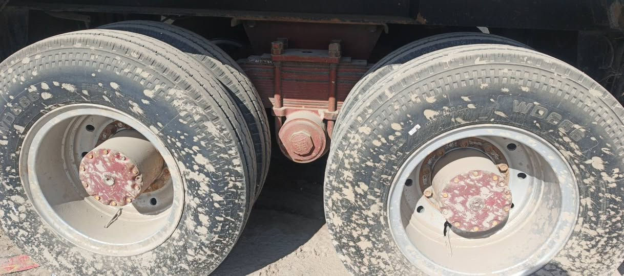 السلام عليكم مقطوره سوريه للبيع  3 دناكير 16 براد  ذرعه 25م طول 7 جاهزه من كلشي  كهربائيات شغاله  ونج سدر جديد  مكاني بابل قضاء القاسم   السعر 110 وبي مجال  الاستفسار ***********
