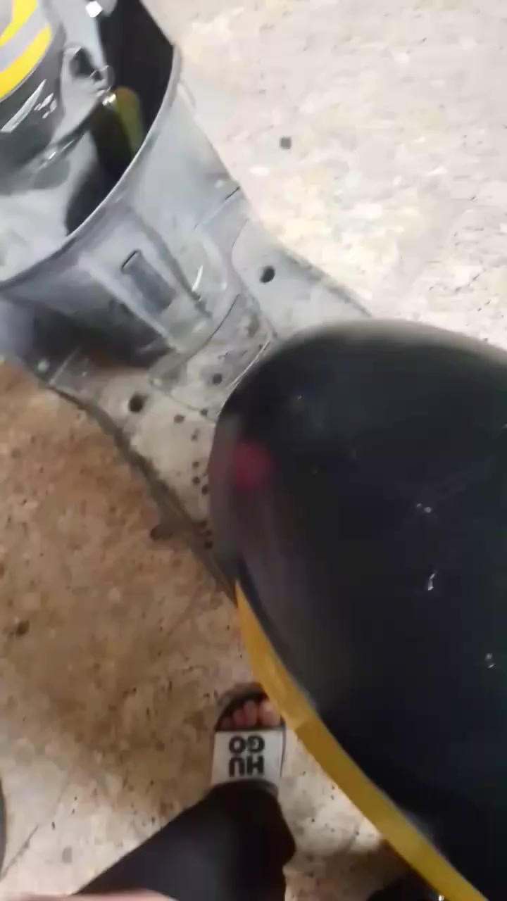 بوليس للبيع نقص كهربائيات  باقي التفاصيل خاص سعر مناسب ***********
