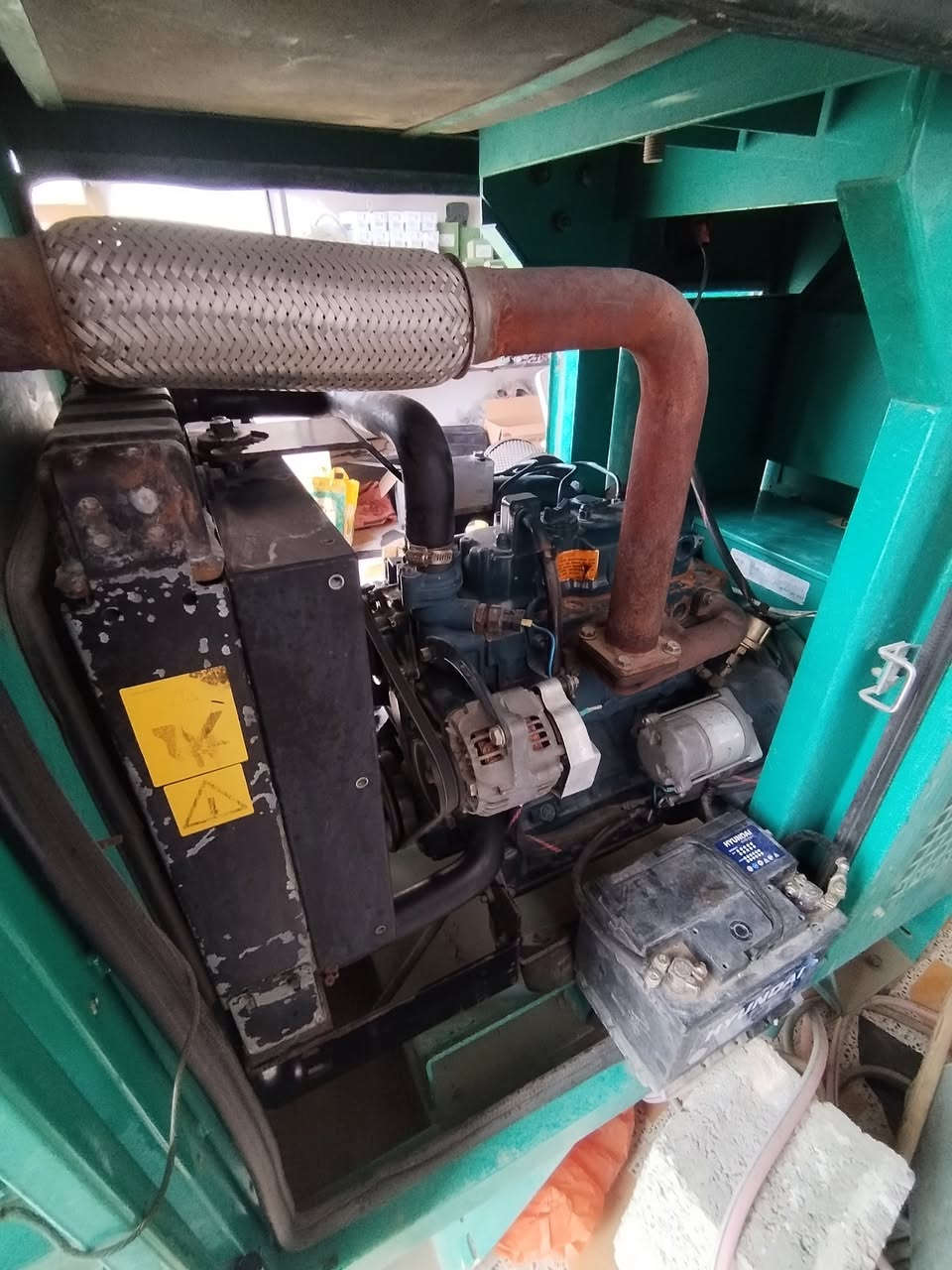 المولدة 15KVAسنكل فيس بامكان تحويله إلى ثري فيس مولدة شغالة وبحالة جيدة جدا (وتم تجفيته موخرا)
وعليها شاشة ومبرمجة وبيها اوتو تكدر تشده
للاستفسار الاتصال على الرقم
*********** 🤳🏻
*********** 🤳🏻
