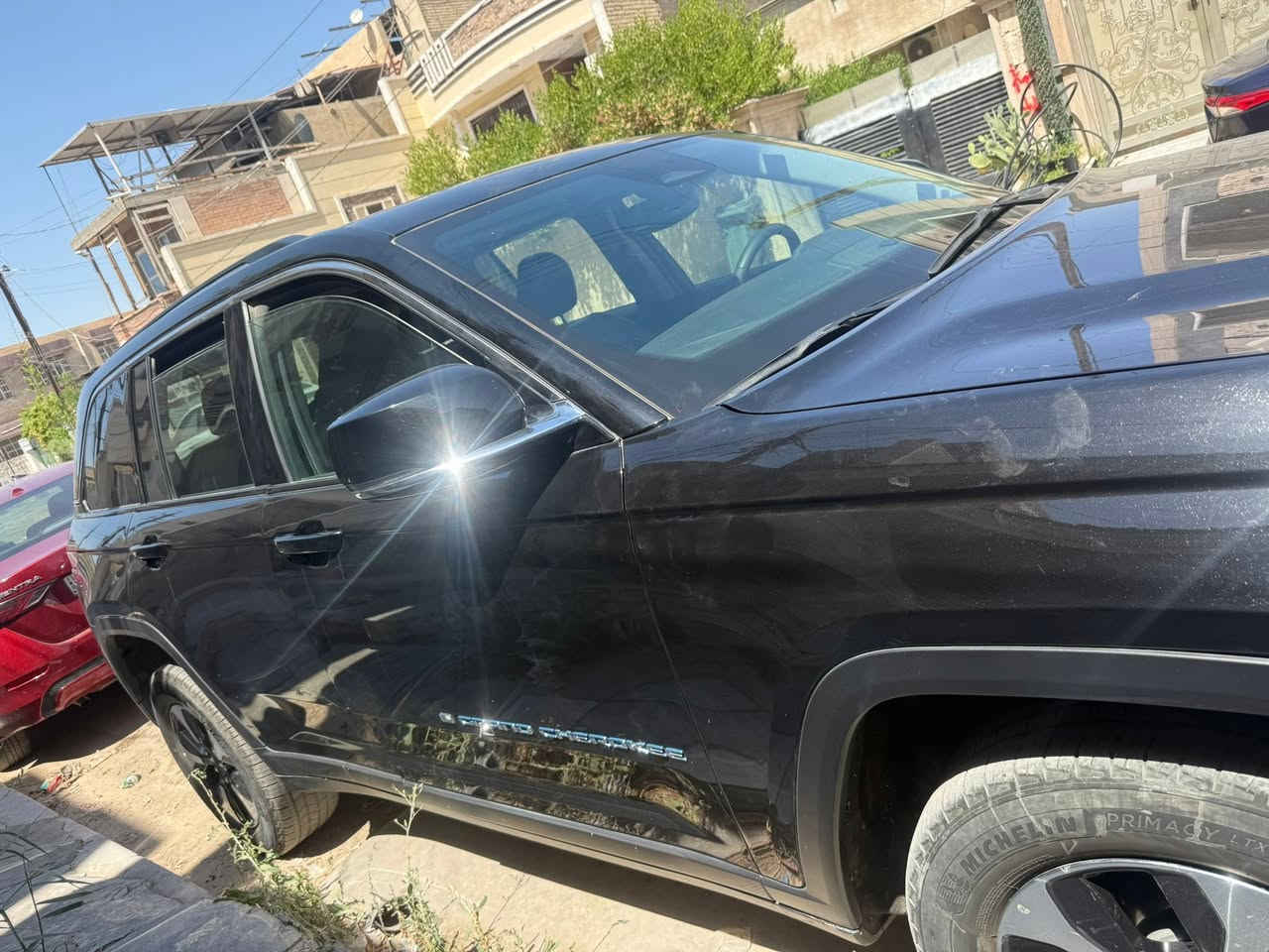 يالله
السلام عليكم 
جيب كراند شيروكي 4XE 2024 وارد امريكي 5 راكب 
حجم المكينه : 2000  تيربو + هايبرد + بلك إن 
المسافة المقطوعة :41مايل 
 الضرر : بدون ايرباك
البنيد فقط على كد شبر مصلح بارد 
وبالباب رصعه صغيره متبين
 بدون اي تبديل او صبغ
باقي مكفول 
#مواصفاتها
بنورما قطعتين
3 شاشات
بصمه
تشغيل عن بعد
دمام خلفي
كشنات جلد
كشن السايق ميمري
كشنات كهرباء
صندوك كهرباء
حساسات خلفيه
قطعتين تبريد 
اشاير بالمري
رادار امامي
رادارات 360
ثلاث وضعيات قياده
كير ماوس
نظام منحدرات
هيترات بالكشنات 
ويل كب كروم
لايتات لد
بكلايت لد
كشافات
بصمة ابواب
السعر :320 وبيها مجال 
التواصل :***********
‭***********‬
متوفر واتساب
السيارة باسمي تحويل ثاني يوم 
مكان : بغداد نفق الشرطة حي حطين
