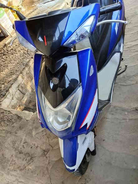 من رخصت الادمن/
دراجه سكنس لد موديل٢٠٢٠ دراجه زيرو بمعنه الكلمه جديده كلش وما متعوبه دراجه مال بيت دراجه فقط بيه كسر بجاملغ الامامي وشويه بل كفر ومصطلحات فايبر كلاس ومسوي بيهن فابلون صفحه وحده فقط دراجه نضيفه وحلوه سعر ١٦$ وبيه مجال مكاني بغداد محموديه ناحيت الرشيد ***********
