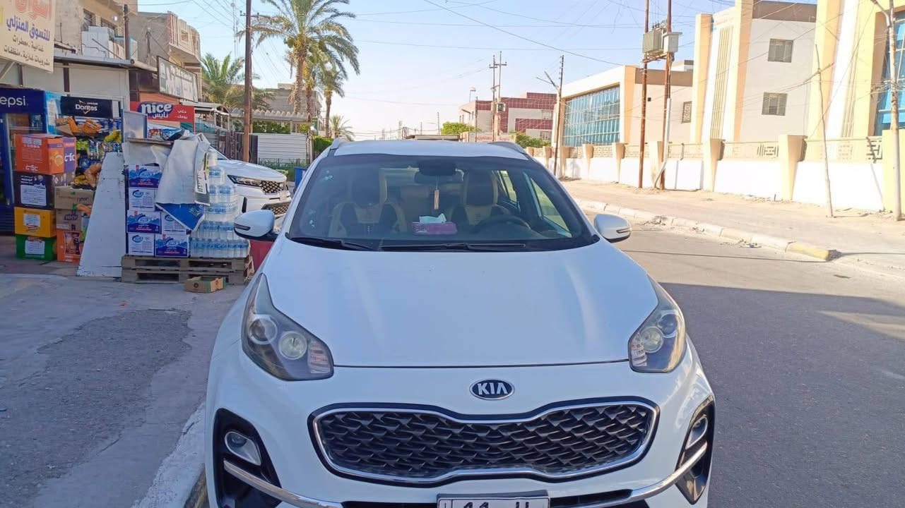 سلام عليكم سياره للبيع سبورتج
وارد خليجي موديل ٢٠٢٠ مكفوله بس الباب الخلف السائق بي بارد،) فول مواصفات تحكمات ستيرن تخم تايرات سعر.  195) رقم صاحب سياره ***********
أتصل عنوان بغداد الغزاليه شارع البداله يم جامع سعاد نقيب
