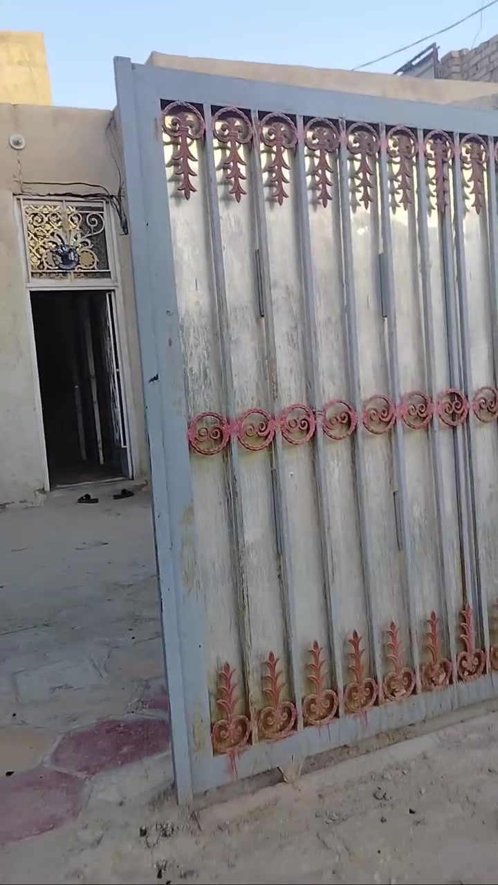دارللبيع طابوزراعي مساحه 200متر عنوان الحمزه الغربي طريق المعاره خلف البزل للاستفسار ***********
***********  ابويوسف العنزي للعقار
