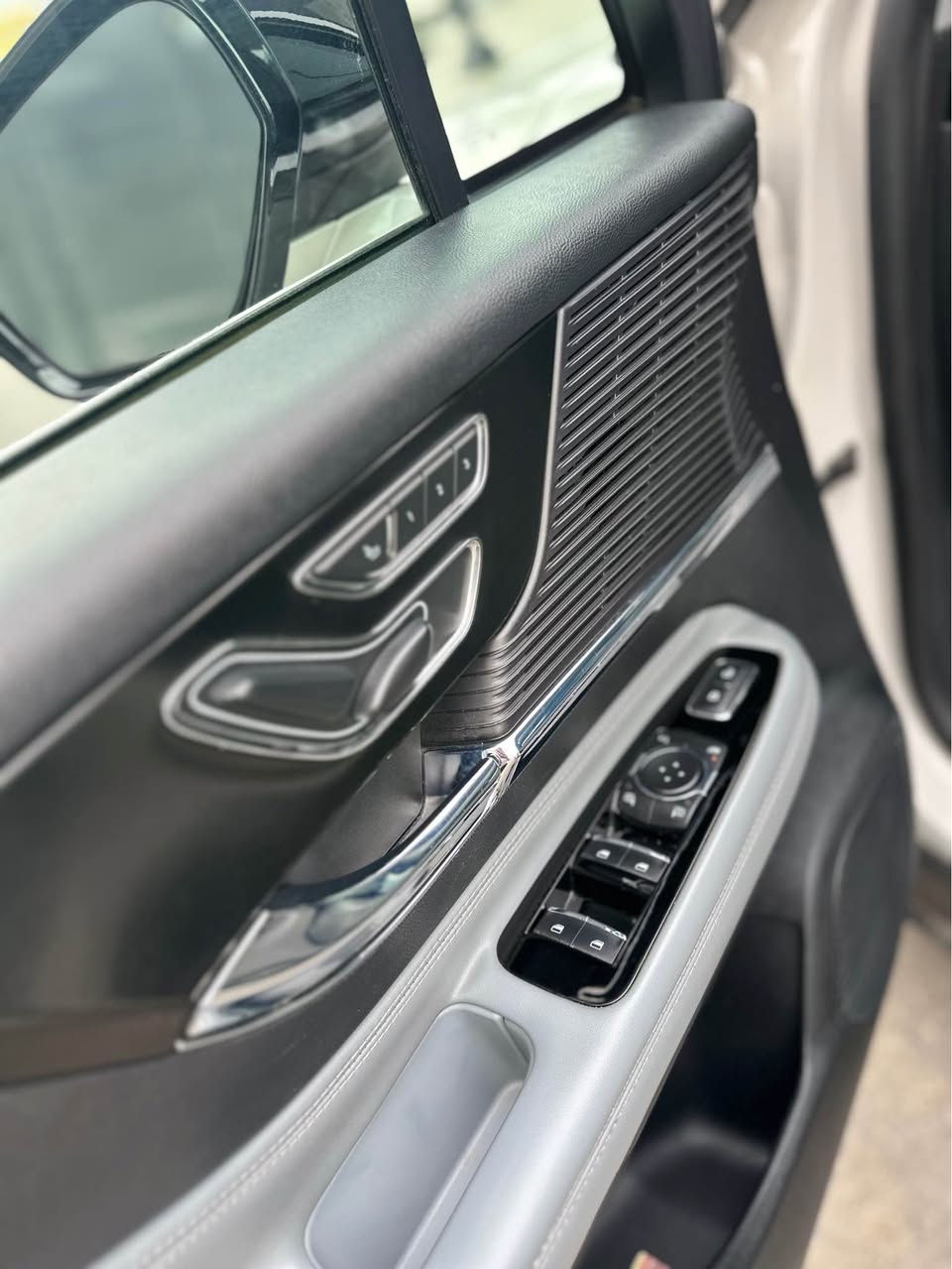 کوردی/عربی

سڵاوی خوای گەورەتان لێبێت …

ئۆتۆمبێلێکی زۆر ناوازە و خێزانی ، زۆر تایبەت و نوێ …

ناوی کۆمپانیا : لینکۆڵن
جۆری ئۆتۆمبێل : کۆرسەر
ساڵی بەرهەمهاتوو : ٢٠٢٢
ڕەنگی ئۆتۆمبێل : چیمەنتۆیی و سەقف ڕەش 
ماوەی ڕۆیشتوو : ٥٩ هەزار کیلۆمەتر
پارچەی بۆیاخکراو : تەنها بۆنید بێ ناو گرتن
جۆری مەکینە : ٢.٠ و تۆڕبۆ مەرغوب
جۆری ئەکسل : دەبڵ ئەکسل
ژمارەی تابلۆ : سلێمانی
ماوەی تازەیی ساڵانە : تاکوو ٢٠٣٠
مواسەفات : ( کوشن کارەبا - کوشن خەزن - کوشن هیتەر - کوشن تەبرید - شاشە گەورە - کامێرا - گێج ئەلیکترۆنی - دیاریکردنی خێرایی - خەتی جادە - ڕاداری ٣٦٠ - حاسە - دەرگای سنوق جەگە - چوار دەرگا بەصمە - کۆدی دەرگا - دەرگا و داشغوڵ و ژێر قاچی لیدە - ١٨ مکەبەرە - ١٠ ئێرباگ - کوشنی دواوەش هیتەرە … زۆر مواسەفاتی تر ) .

گەر موشتەری نیت تکایە کات لە خۆت و منیش مەگرە !

بۆ زانیاری زیاتر : ***********

سـلام الله عليكم …

سيارة كلّش نادرة وعائلية، مميّزة وحديثة …

اسم الشركة: لينكون
نوع السيارة: كورسير
موديل: 2022
لون السيارة: سمنتي وسقف أسود
الممشى: 59 ألف كيلومتر
الأجزاء المصبوغة: بس البونيد بدون حوادث
المحرك: 2.0 توربو مرغوب
الدفع: دبل أكسل
رقم التسجيل: سليمانية
السنوية مجددة لحد سنة 2030

المواصفات:
( مقاعد كهرباء – مقاعد ذاكرة – مقاعد تسخين – مقاعد تبريد – شاشة كبيرة – كاميرات – عدادات إلكترونية – مثبت سرعة – تحذير الخروج عن المسار – رادار 360 – حساسات – باب شنطة كهرباء – أربع أبواب بصمة – تشغيل بدون مفتاح وبصمة – إنارة LED داخلية – 18 سماعة – 10 إيرباغ – مقاعد خلفية تسخين … ومواصفات هواي بعد )

الرجاء إذا ما عندك نية شراء لا تضيّع وقتك ووقتي.

للاستفسار أكثر:
*********** السليمانية, العراق
