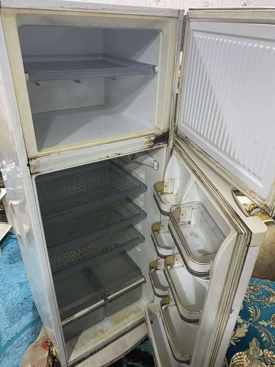 ثلاجة مستعملة شغالة 100% ماطور اصلي مكان بابل سعر 105 الف وبيها مجال
ثلاجة ارتفاع الفريز 44 عرض 32 العمق 41
الثلاجة الي تصير جوه
عمق 35 
48عرض
ارتفاع الثلاجة 101 
ارتفاع الثلاجة كلها فوك ال150 بين ال150-160

210 – 220 لتر

‭0786 023 5349‬ رقم
