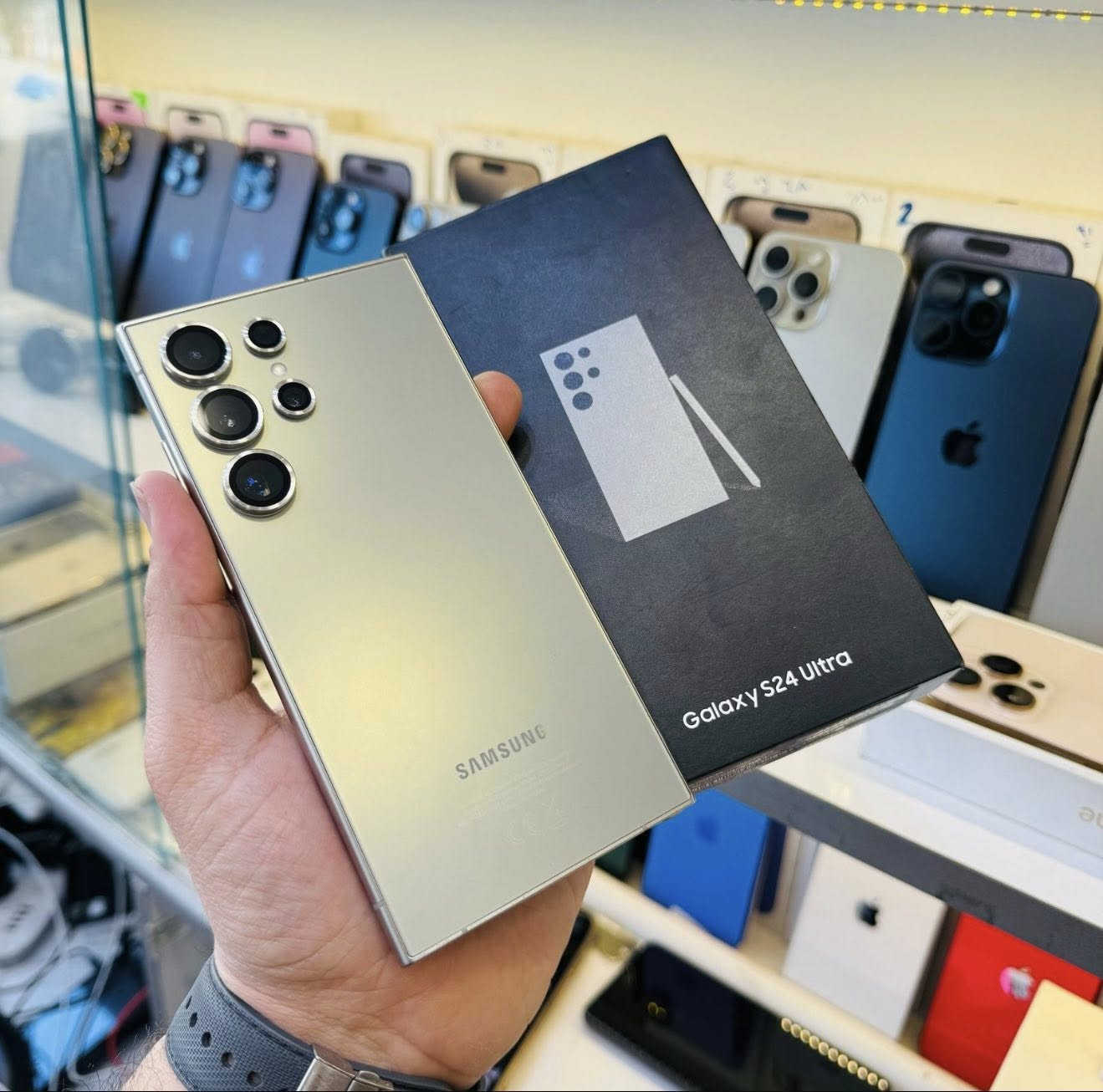 (( سنتر الرقيم للهواتف النقالة )) 
جهاز سامسونك S24 الترا 
ذاكرتة 256 عشوائيه 12
جهاز مستخدم اسبوع
ضمانة سنة كاملة جهاز جديد 
مكفول وبلادي وجميع ملحقاتة متوفرة اصلية للبيع او مراوس مكاني النجف 
للاستفسار المراسلة دايركت


**إذا كنت صاحب هذا الإعلان وتريد حذفه لأي سبب، رجاءا أرسل رسالة إلى الدعم الفني**