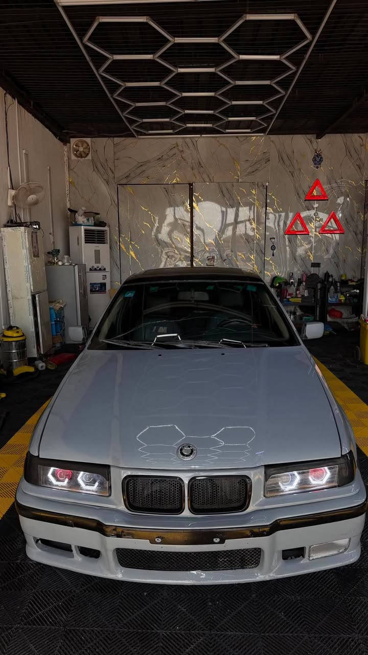 BMW E36 325 1991
محرك مسكر 25 تك فانوس شرط الكفاله 

گير عادي شلعه ومعدل فول شرط الاستعراض 

لون سموك مميز 

تبريد ثلج 

بگ لايت دخاني 

بجم كله زنون عدسات لد ناصي و عالي ٤ عدسات

لدات اماميه M4 شغالات + عين الشيطان 

درگة رياضي كاربون فايبر مميزة الوحيده 

صالنصه رياضي 

عليها إدامة منظومة البانزين+ فيتم جديد 

رقم بغداد دولي هزه ماساقطة 

السعر ٤٧ وبيها مجال الشراي يشلع عيوني 

*********** مكاني ديوانية
