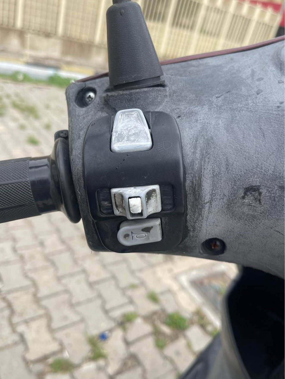 السلام عليكم للبيع دراجه يوماها اكزز ياباني نوزل خطين،استان كهربائي ياباني لأصلي مزاد 
‏‎السرعه,،،140  ماشيه ٥٠٠٠ الف حقيقي ماخذها من معرض واورقها كامله وبأسمي وابيعها ضمان شرط 
‏‎شلعه :ومعدل.(نكره سلف)
‏‎المحرك:نضيف كلش  برغي ممفتوح.كفرات مثل مشوفون بصوره  نضيفه كلش
‏‎٪؜ ‎دراجه كشر ومكينه نضافتا٩٩  
‏‎كامله أيٌ نقص مابيها‎    
دراجه مميزه ونضيفه وحلوه بلخير علئ الي ياخذها ‎السعر ((١٢٥٠))
مليون و٢٥٠
((وبيها مجال للطيبين)))
‏‎مكاني بغداد اي استفسار 
*********** بغداد, العراق
