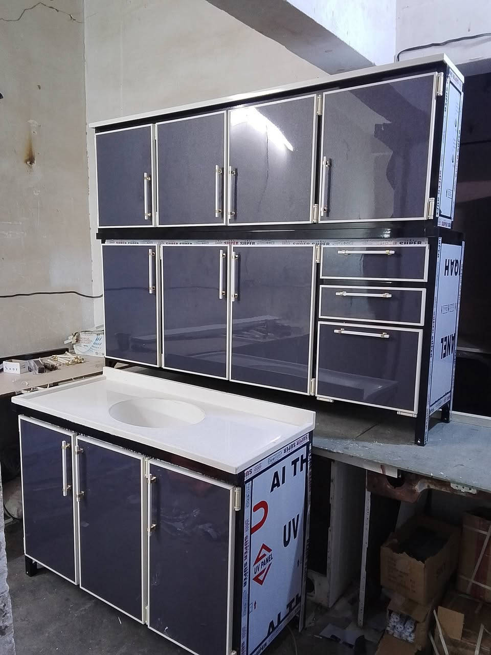 للبيع كونترمترين سنك متر و30
جديد الشراي يتصل ***********
