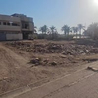 قطعة ارض ١٠٠ متر ركن   ( السريدات القديمة بداية المربع الثاني )  ابعاد...