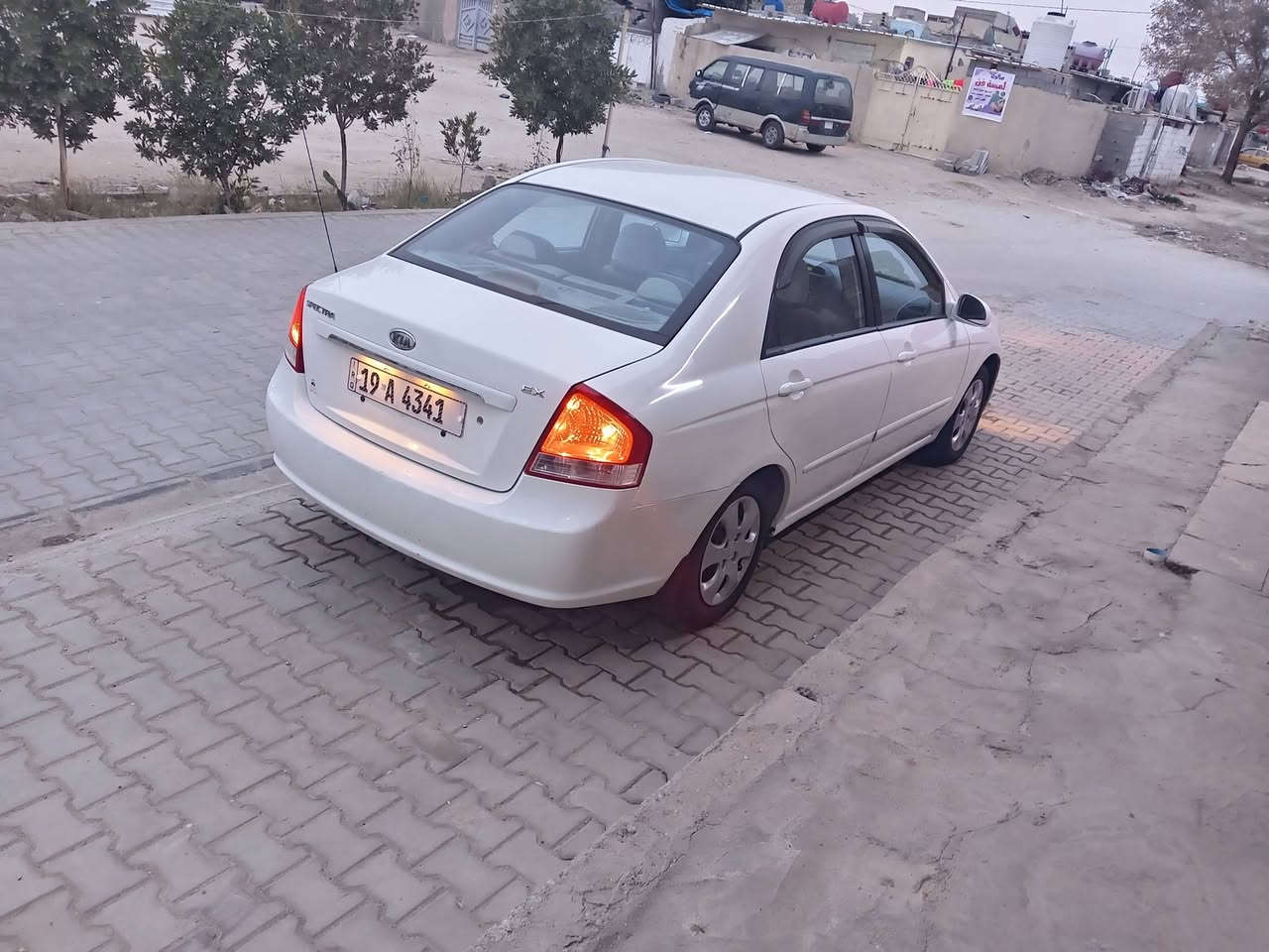 السلام عليكم كيه سبكتره موديل 2007 ماشيه 150الف. كير ومحرك وحداديه وتبريد خير من الله السياره بيه قطعتين صبغ بدون كل حادث مكفوله من كل ضربه السياره بأسمي سنويه جديده وهزه جديده السعر 89 عنوان السياره كربلاء الرقم ***********
