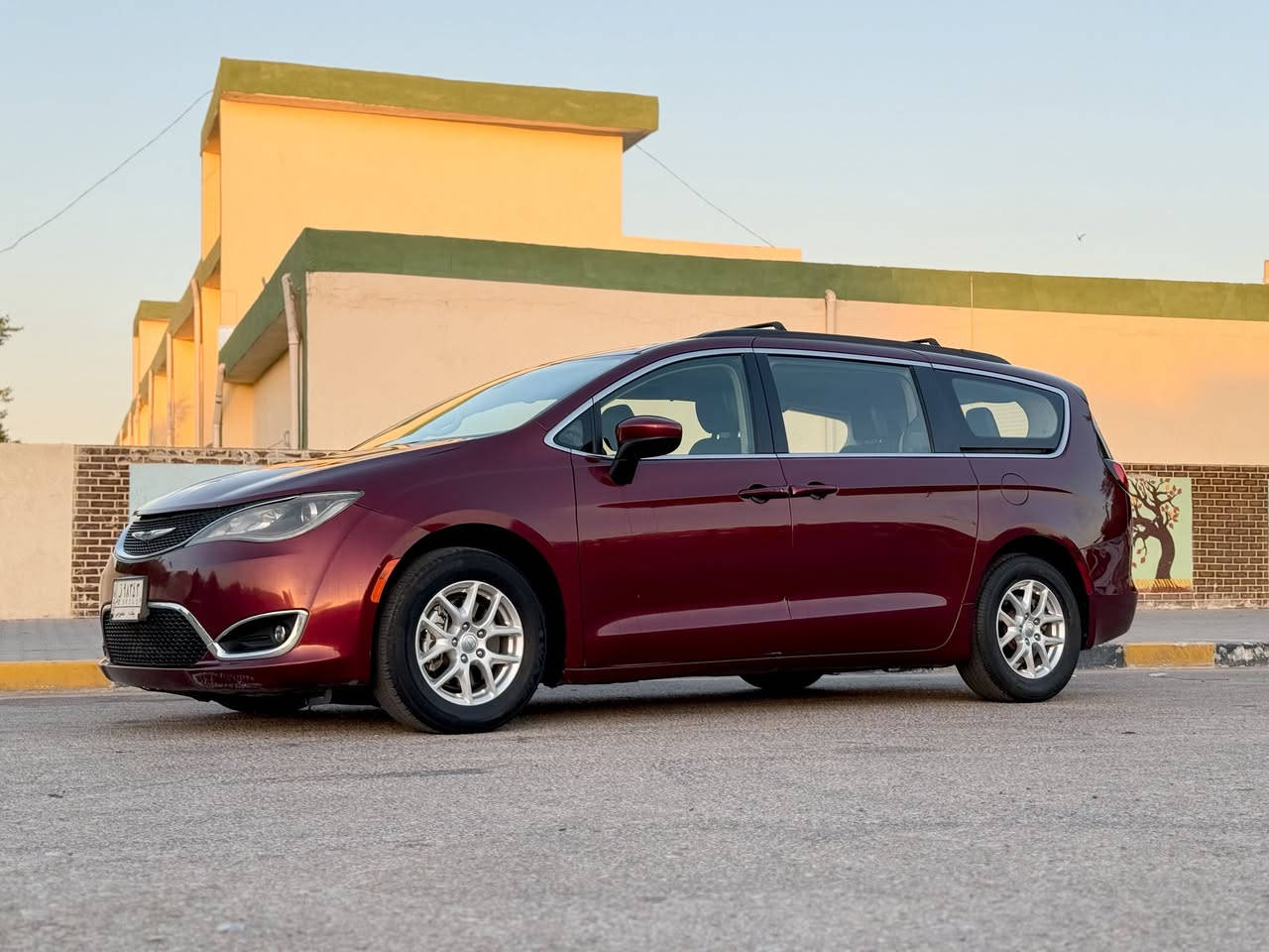 #المركبة : كرايسلر فولجر (Voyager) 2020
#الضرر : داخل امريكا ( جاملغ ايمن مع بنيد ) ، داخل العراق ( جاملغ ايسر ) 
الرقم : بغداد 
المسافة : 58،000 ميل 
المواصفات 
محرك 6 سلندر ( 3600 ) 
نظام تشغيل بصمة و بصمة تشغيل عن بعد 
كامرة خلفية 
غرفة السيارة جلد اسود مع مقاعد جلد بشكل منفصل ملكي 
باب جنطة كهربائي شفط
ابواب جانبية كهربائية مع بردات 
ويل 18 مع تخم تاير جديد 
حدادية بحالة جيدة 
كير اوتوماتيك مكفول 
السيارة 7 راكب 
3 قطع تبريد 
مكان السيارة : النجف الاشرف 
السعر : 18500 $ 
للأستفسار : 
***********
***********
صور حادث امريكا موجوده اخر المنشور
