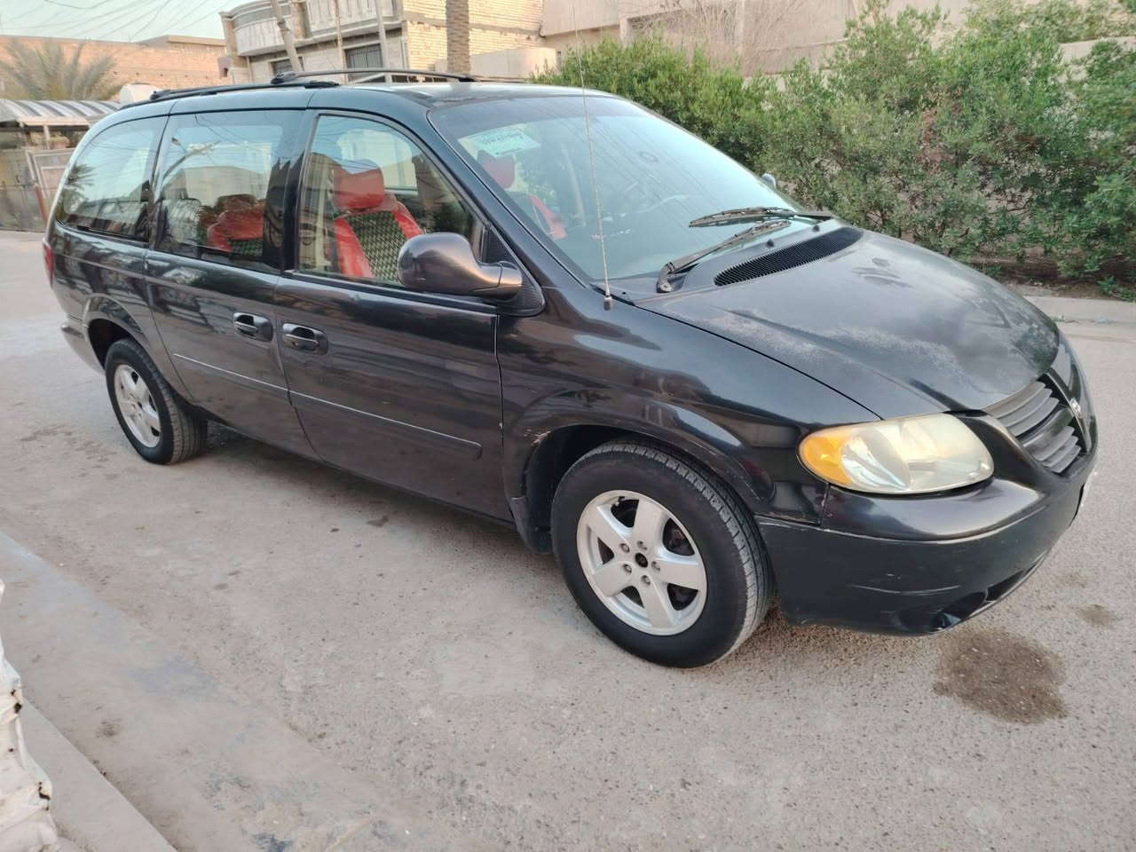 السلام عليكم دووج كرفان موديل 2006 لون اسود محرك 3800 الطويلة كشنات سياحي بلع تبريد ثلاث قطع تخم تاير كير + محرك خير من الله جراد بسيط بنيد + قمارة رقم بغداد الماني سعر 68 ورقة وبيه مجال بسيط للاستفسار اكثر الاتصال على الرقم ***********
