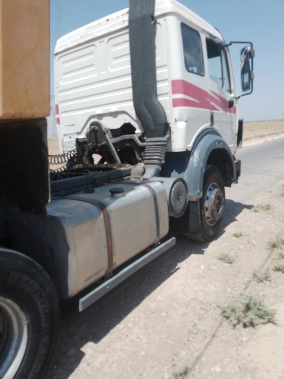 سلام عليكم سياره للبيع مديل1994محرك 44كير160مجموعه جيف سياره خير من الله تخم تاير للستفسار اتصل ***********
