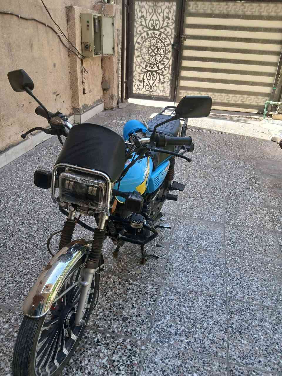 دراجه سونك ايراني للبيع مكينه 200 موديل 26 مكفوله ما بيها نقص بس الايت الامامي فاكه براغيه  ومتيب بس هاذ دراجه نضيفه اوراق موجودة السعر 750 وبيها مجال ***********
