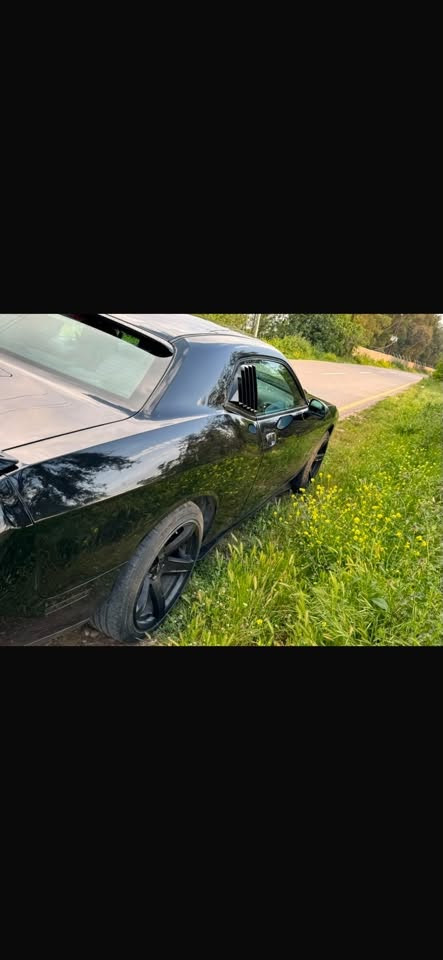 SXT
ماشي ١٣٠ الف
ضرر ٣ قطع 
بجم كبس 
مكان موصل 
للتواصل ***********
سعر ١٦٥

