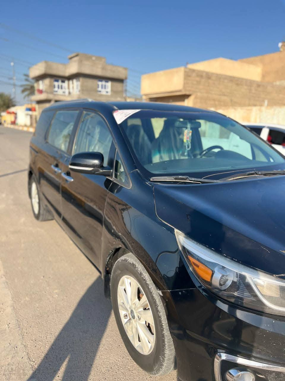 السلام عليكم ورحمه الله وبركاته
بسم الله الرحمن الرحيم 

نوع السياره Kia Sedona / سيدونا 

موديل /2016 

الون \ اسود 

داخل لونين اسود ابيض 

وارد امريكي 

مواصفات  LX 

اشاير بالمري 

بلوتوث 

بيها نظام Speed determination تحديد سرعه 

مانع تزحلق 

السياره 7 راكب 

3 قطع تبريد سايق والمقاعد الخلفيه أيضا 

صندوق واسع 

سياره خاصه بسفر وللعوائل يعني سياره مال جاني تخبل 

تريد تستفسر أكثر اتصل على هذا الرقم أو راسلني هنا واني حاضر 
السعر:155وبيها مجال

‏‪***********
‏‪0771502 6805‬‏
