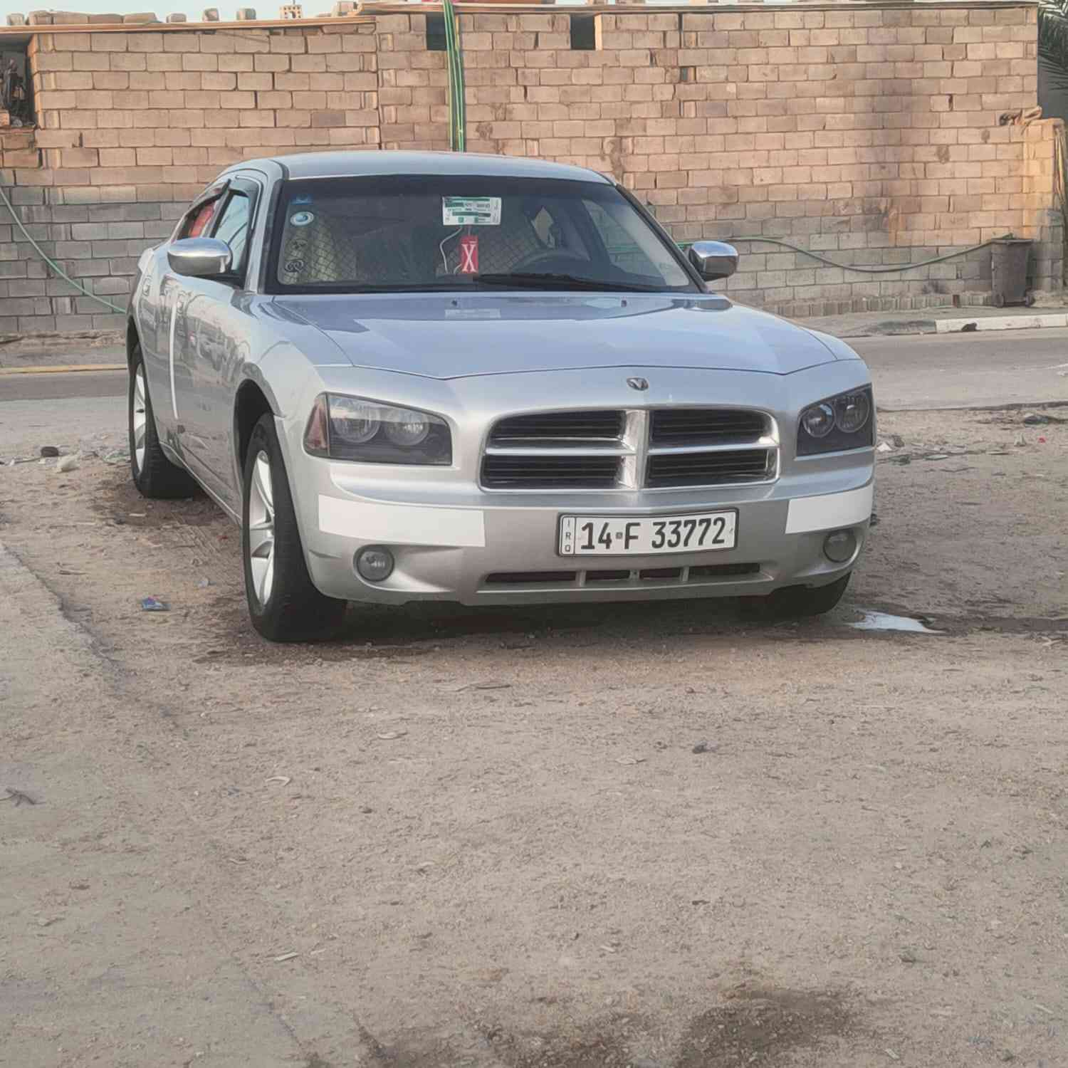 سلام عليكم سياره للبيع موديل 2009 رقم بصرة جديد السيارة جاهزه من كلشي تخم تاير تبريد ثلج مكينه توني شادهه قبل شهر من جبتلهه مصبوق حزام حداديه امامي وخلفي كله جديد السيارة مال جناي للاستفسار أكثر اتصل انا مكلف بل نشر ***********  العنوان بصرة
