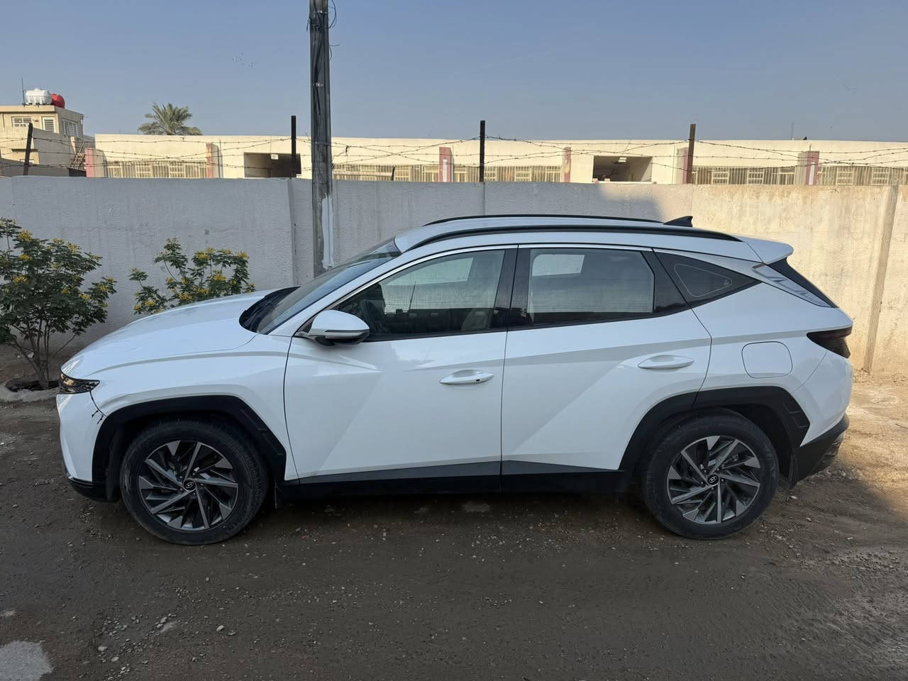 سيارة توسان 2023  سونار موجود مكانها حي القاهرة 
ماشيه جوة 60 الف 
السعر 218 ورقه 
موضحة بالصور للاستفسار ***********
