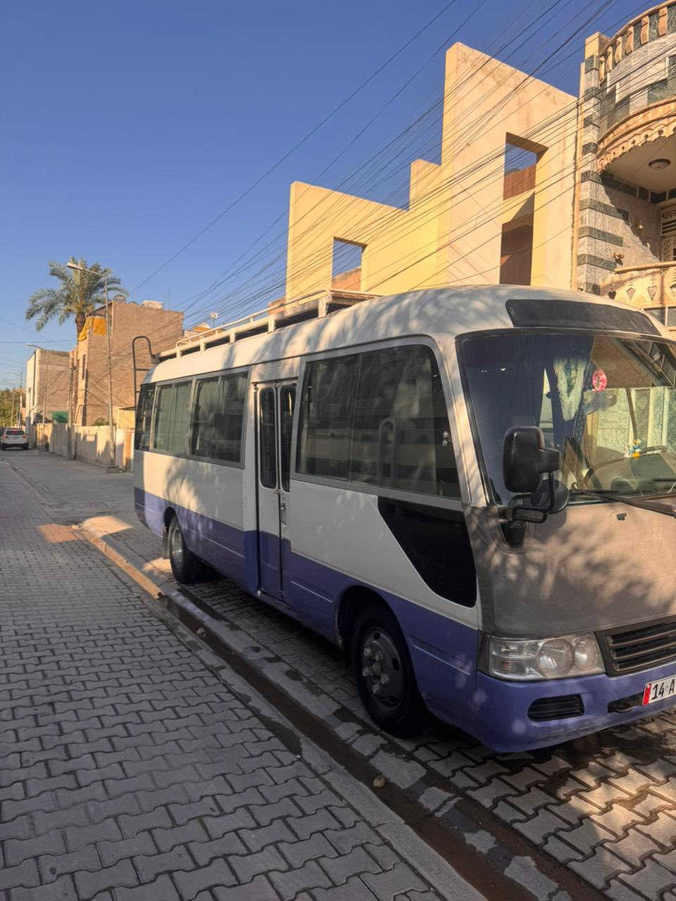 السلام عليكم 
كوستر ٢٠٠٧مكفوله من كص وحادث ومصفره من هية وغرامات وتحويل ثاني يوم السعر٢٢٥$ السياره بسمي وهذا رقمي ***********
