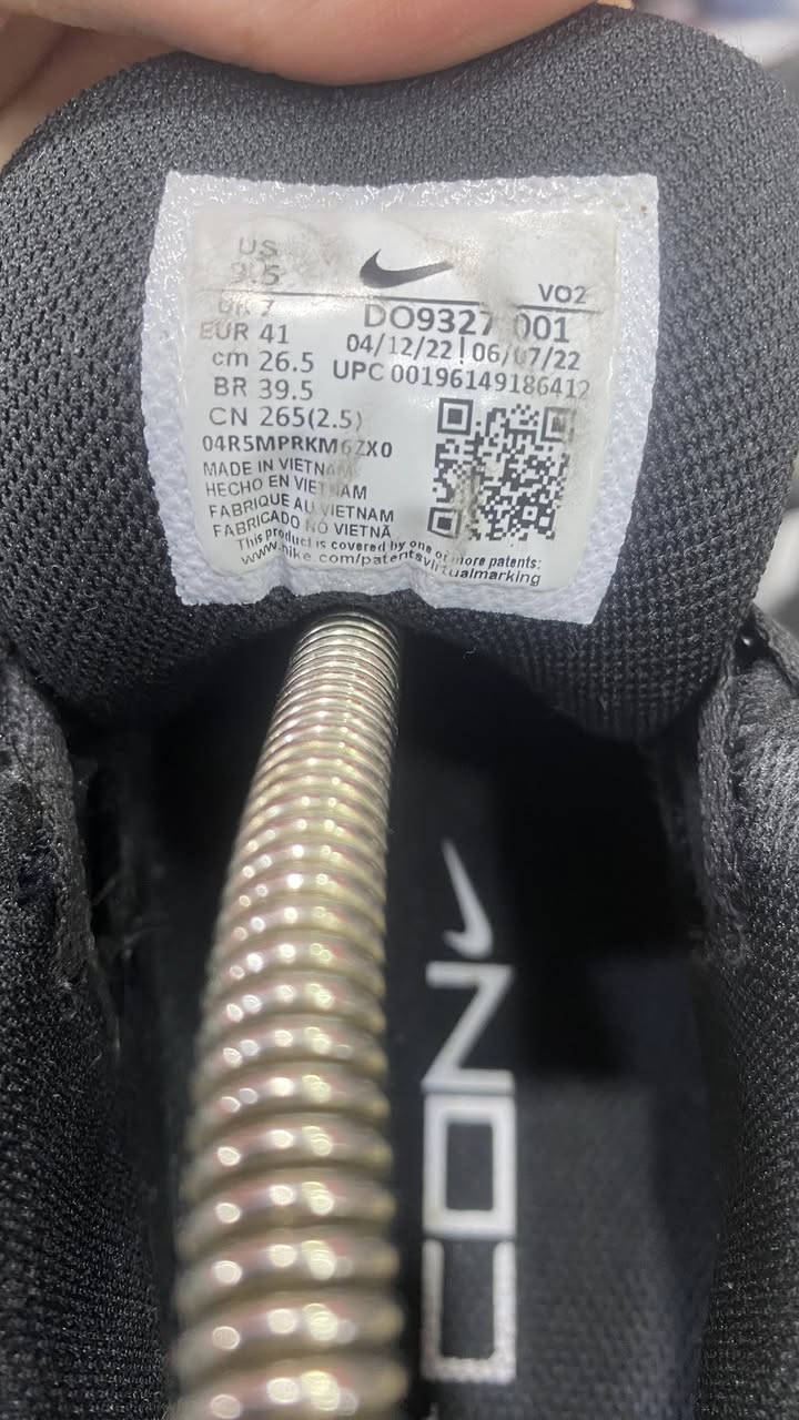 ماركة نایک وكالة اصلي
قياس :٤١
طول القدم :٢٦.٥سم
للحجز دذلي خاص لو واتساب 
٧٧٠٨٢٨٤٢٤٢
