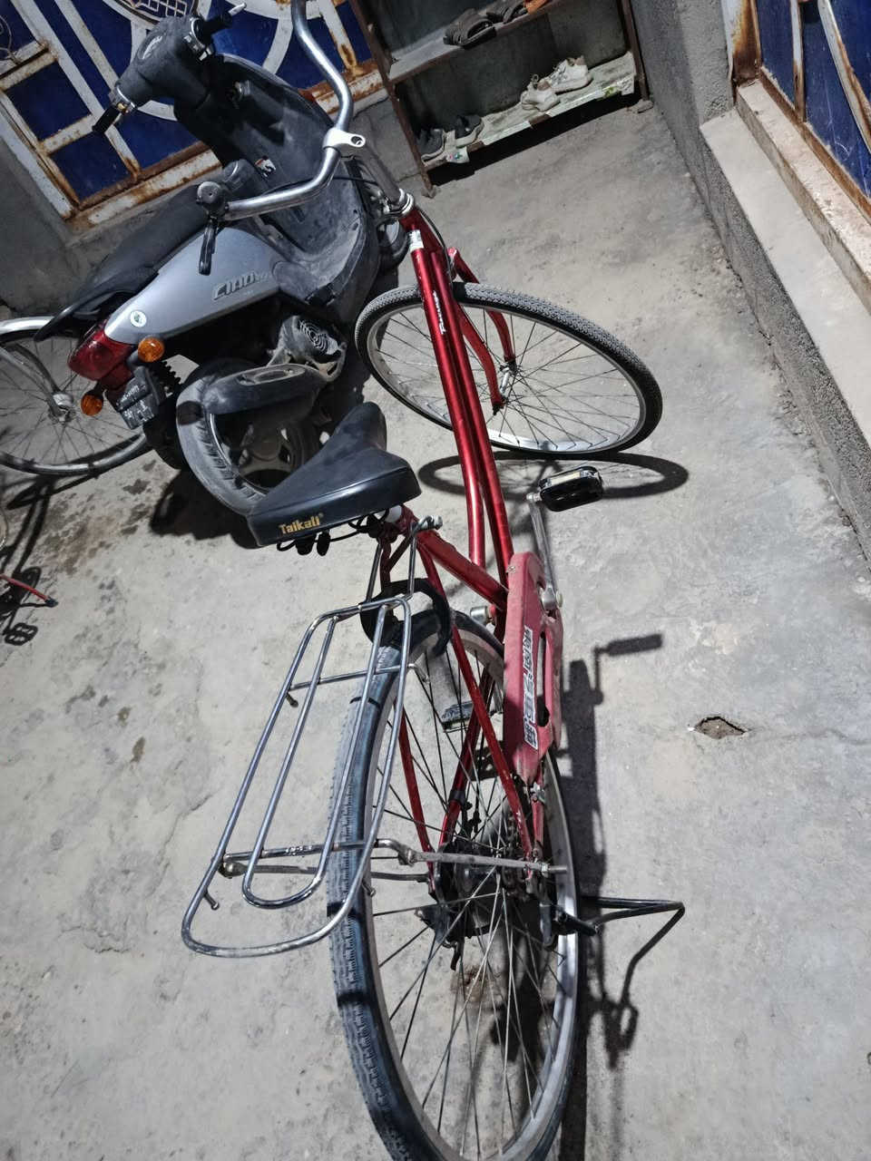 بيسكل لبيع 
70 وبيه مجال تايرات وجوب جدجد
العنوان حي التضحية شارع العياده


**إذا كنت صاحب هذا الإعلان وتريد حذفه لأي سبب، رجاءا أرسل رسالة إلى الدعم الفني**