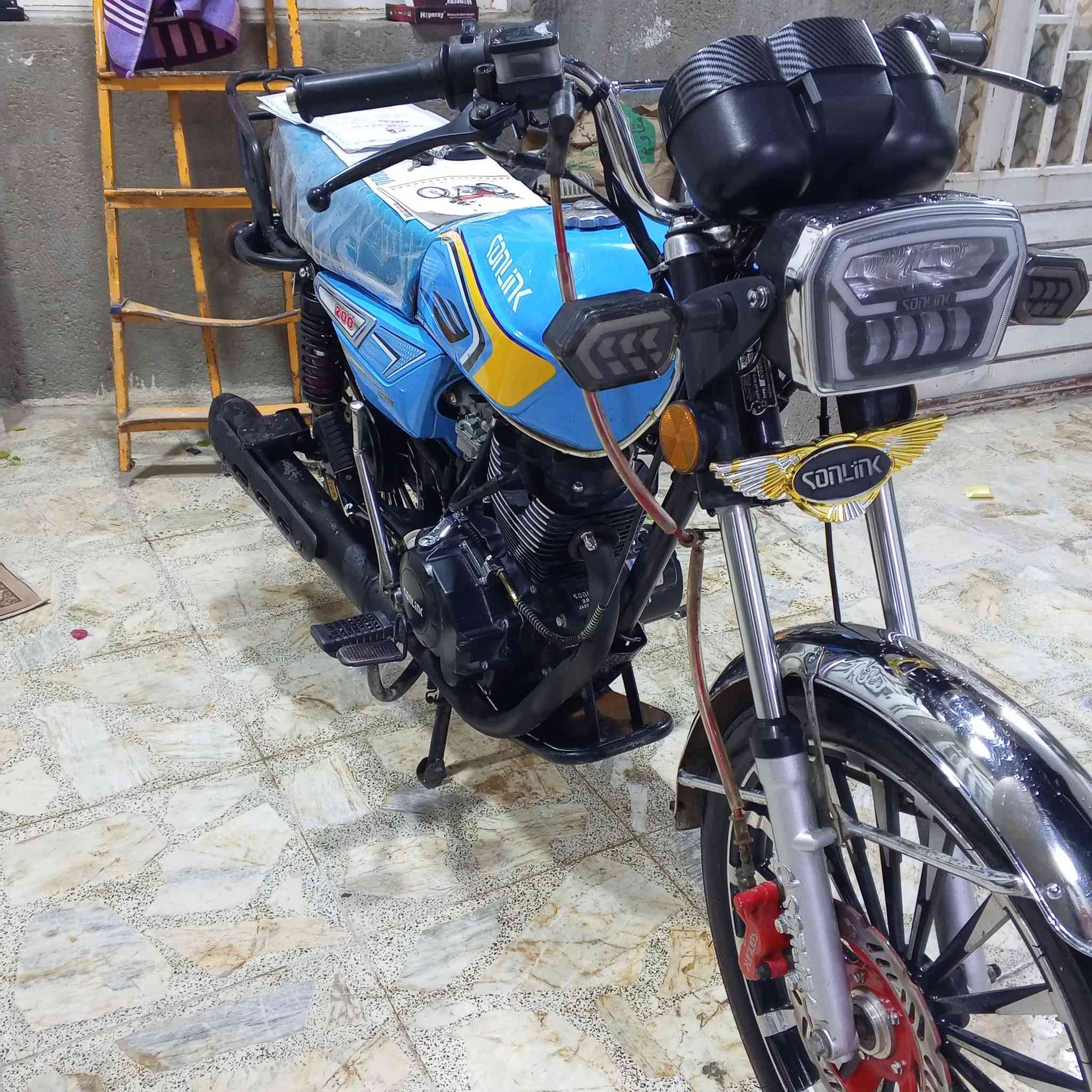 سلام عليكم ايراني موديل 25 إدراجه جديده نضيفه كلش مكفوله كفاله عامه اريدها ٧٧٥ وبيها  مكاني بغداد الغزاليه رقمي ***********
