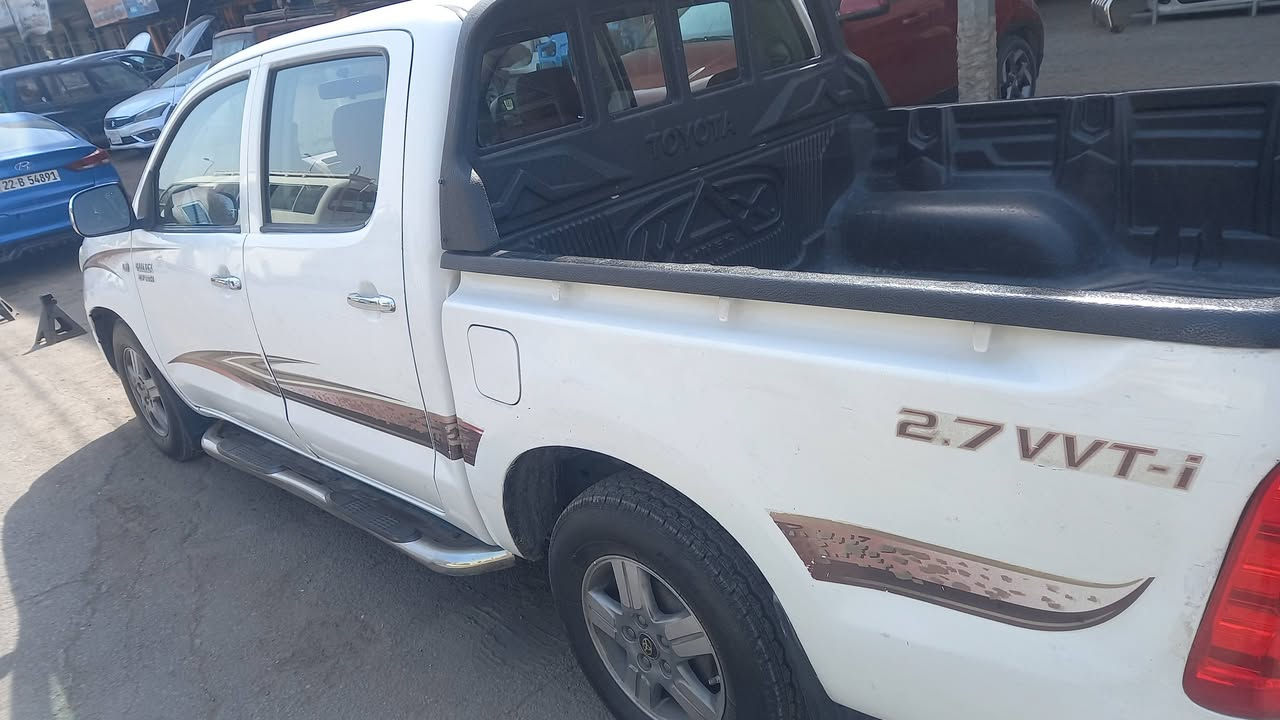 تيوتا هايلوكس 2009 وارد خليجي سعودي
سنويه لحد 2027 
كير اوتماتيك
ويل كب حداده وتخم تاير جديد 
السعر 155 
بي مجال للشراي
مكاني بغداد البنوك
تفاصيل أكثر 
***********
