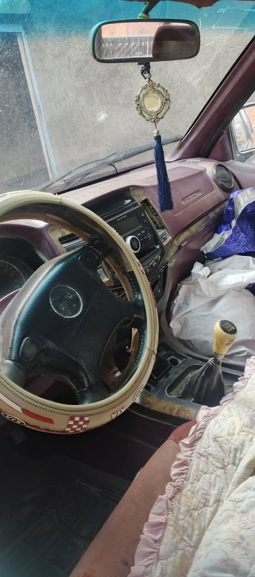 للبيع كنو موديل 2009مكفوله من ضربه وصبغ كشر نضيف محرك ينقص بدون بخار بيه خياس بكاعيت البدي سنويه صاقطه من 2020سعر 50تاخذ رقم صافي تريد كلهه عليك ب40قفل مكاني بغداد ***********
