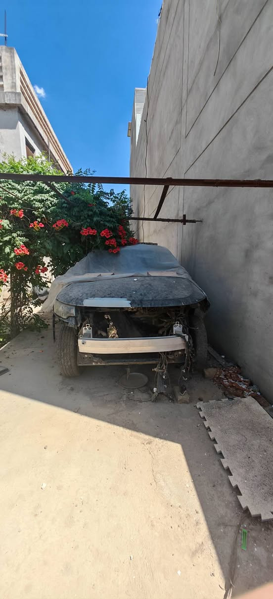 جيب كومباس موديل 23  
نقص كير ومحرك  وراديترات وبصمة 
للبيع  على وضعها  مصلح الهيكل فقط 
رقم الشاصي 

3C4NJDAN9PT572766
السيارة موجودة في بغداد 
السعر المطلوب 85 ورقة  بدون رقم مدفوعة الكمرك و الضريبة  

الاتصال 
***********
*********** بغداد, العراق
