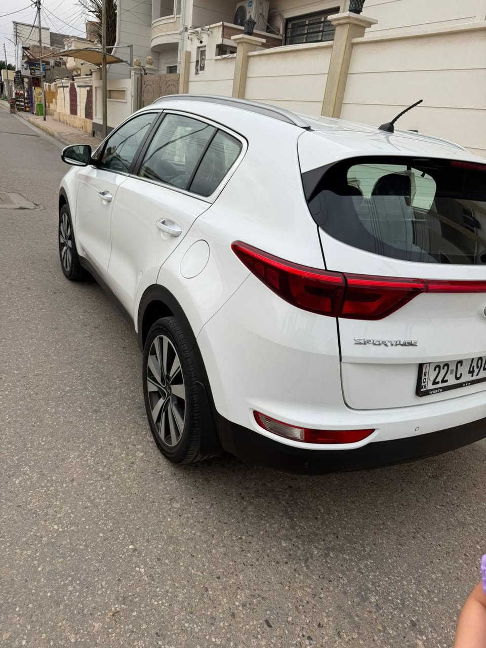 على بركة لله
سبورتج 2017 رقم اربيل وتحويل مباشر 
بيها بارد اباب الصدر شي بسيط وباقي السياره كفاله 
كير ومحرك كفاله شرط الفحص والسونار 
محرك 2000 دوش المرغوب 
فول تحكم استيرن
حساسات 
هاند بريك برجل 
قطعتين تبريد
السعر165  وبيه مجال 
مكان السياره الرمادي 
***********
