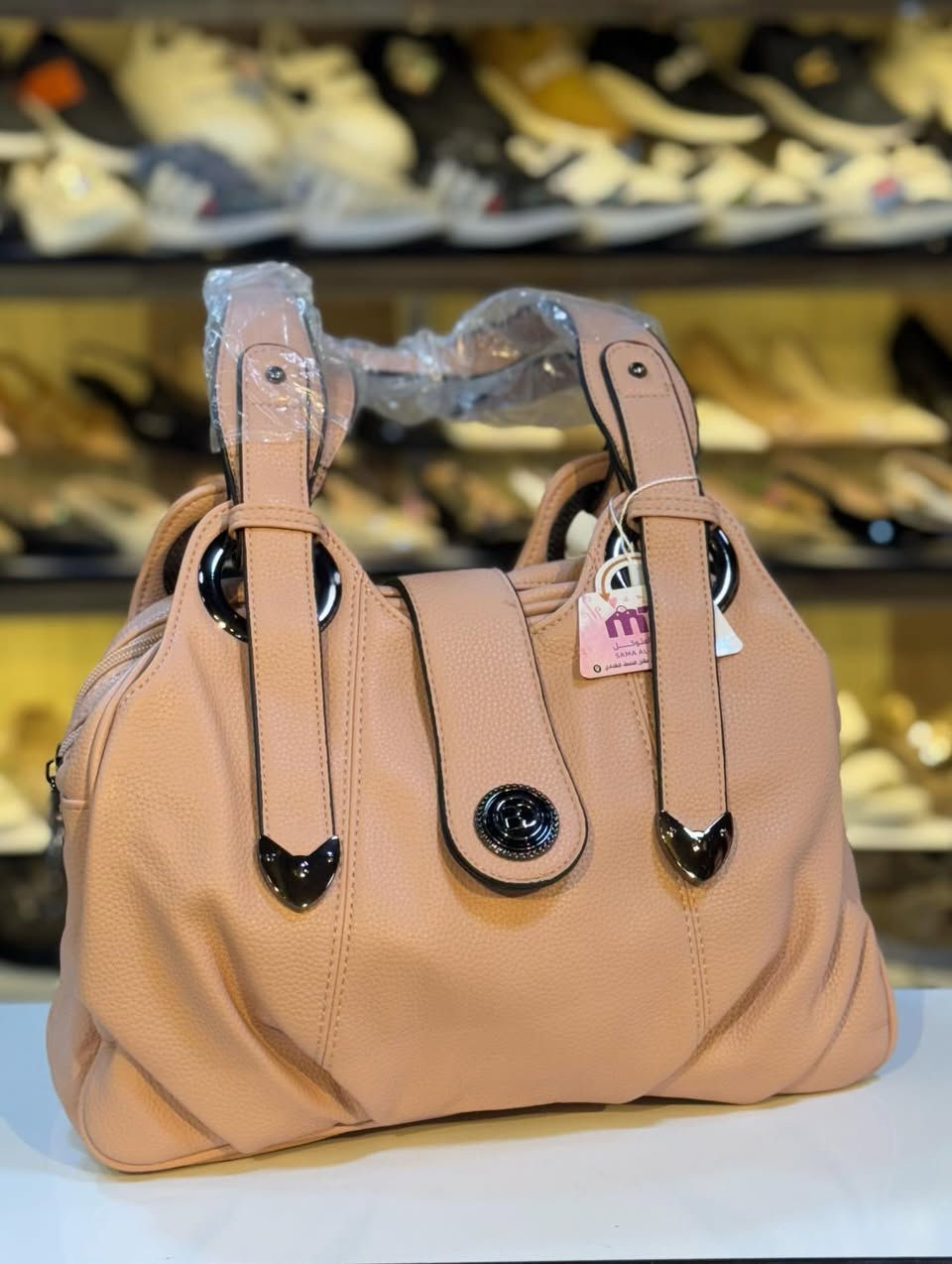 ... مرحبا زبائنا الكرام 
يتوفر لدينا حقائب كنغر  #حقائب 👜 #نسائية ...
قياس الجنطة - ( 30 * 20) سم
ويتوفر توصيل🚚 لكافة المحافظات 5
للاستفسار التواصل معنا عبر الخاص
او التصال ***********
