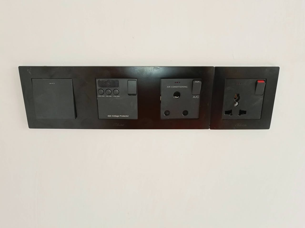 #ابو_روان_الكهربائي 

#مستعدون_لكافة_الاعمال 

#بوري ✅

#سيمنز ✅

#منظومة_كامرات ✅

#منظومة_ستلاية ✅

#منظمات_الامنيه_والحرائق✅

#عمل_بوردات_ATS ✅

#وأمان_وجوده_مضمونه ✅

#وشغل_مرتب_ودرجه_اوله  ✅

#ضمان_صيانه_سنه ✅

#التزام_بلوقة ✅

للاستفسار أو طلب خدمات تأسيس الكهرباء للبيوت والمباني:

📞 [***********]
📞 [***********]
