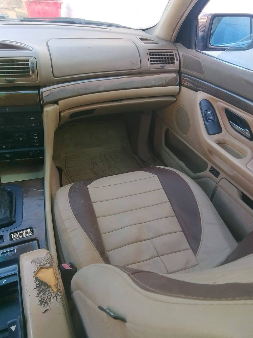 سلام عليكم بي ام للبيع مديل 96 بغداد بسمي محرك وكير مكفولات تبريد شغال العربانه الوره تعبانه بيه جراد تبديل  جاملغ وباب بدون ضربه سيارة ترايك للبصره السعر 60 وبيها مجال ***********
