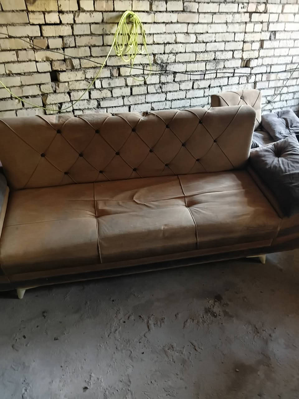 تخم للبيع السعر ١٠٠ قفل فحم  هذا كدامك العنوان دوره ابودشير ١٠ مقاعد  رقمي 
***********
