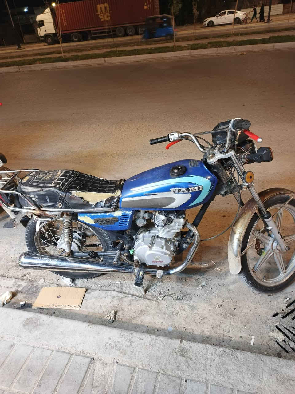 السلام عليكم دراجه ايراني اوراق كامله مكمله اوراق سكنر دراجه كلش نظيفه وكل شيء مالهايحطي عطيه وياها كشن جديد العنوان بصره حي طارق السعر 400
***********
