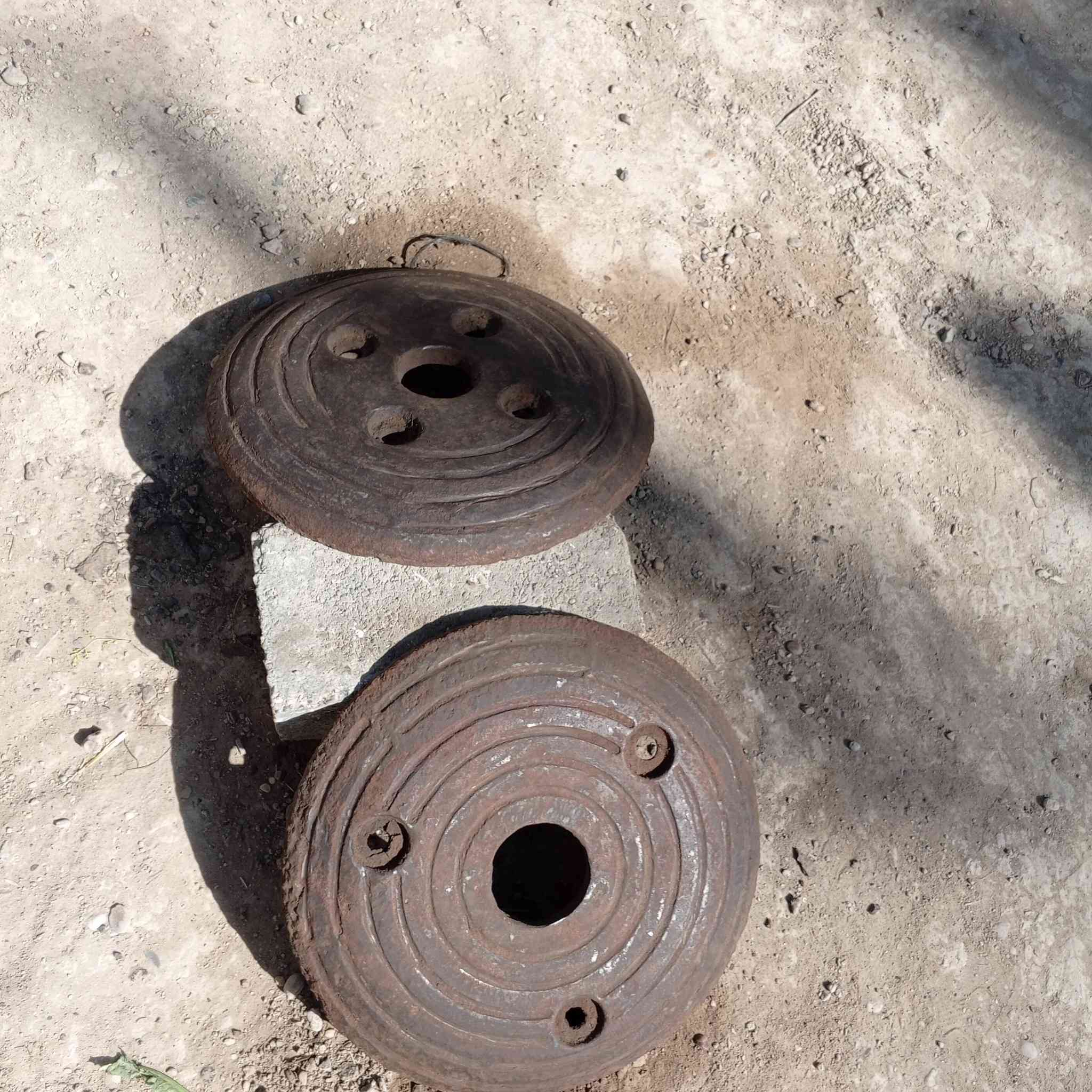 سلام عليكم البيع ثمالة مال عنتر خلفي عدد 2.   *********** سعر 30 مكان بابل جبله قرب  خط سريع
