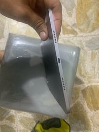 ايباد ١١ برو جيل ٤ M2 بطاريه ٩٠ بي هذني مماثرات شي الضربات السعر ٥٥٠ م...
