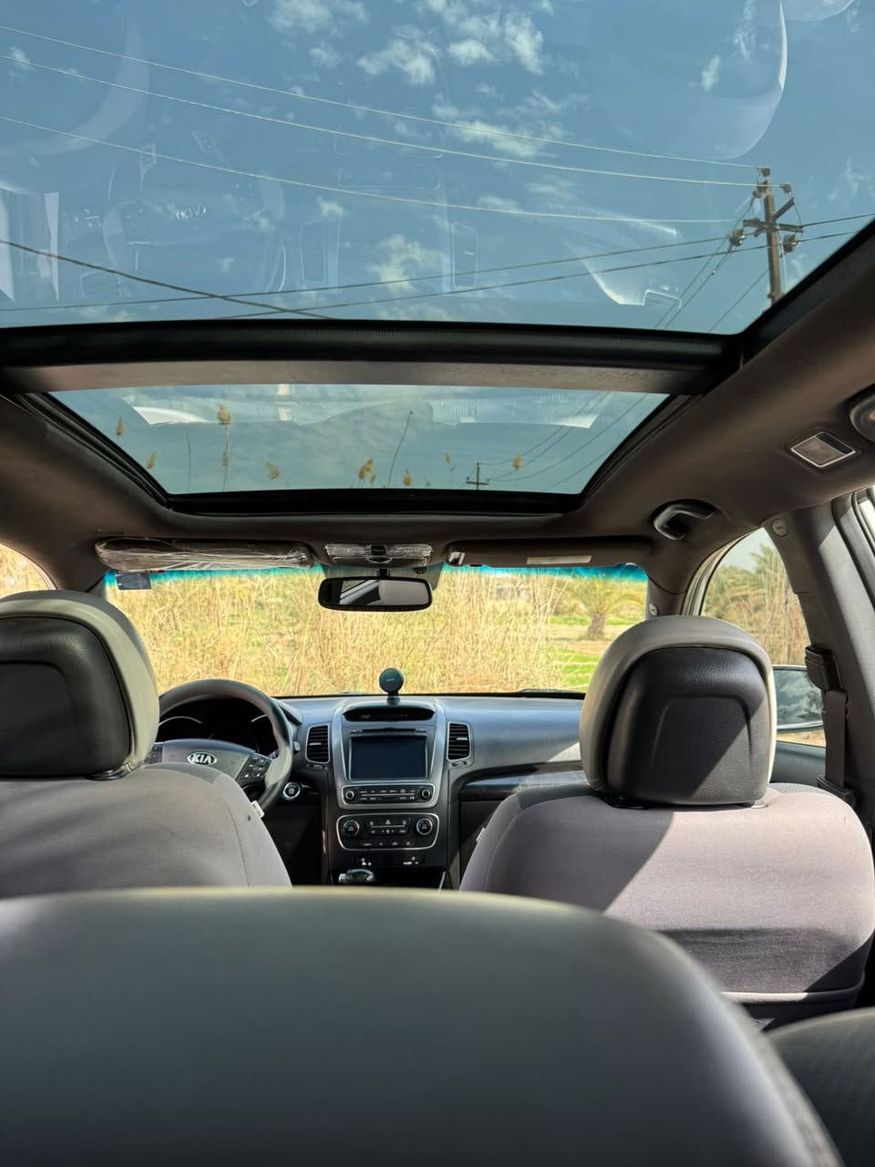 كيا سورنتو موديل 2014 
سبعه راكب ستة سلندر  امريكي داخله كلين بيها بارد شي قليل مع تكشير بدون حادث بدون اي تبديل فول موصفات 1/1 اعلى فئه بصمة تشغيل بانوراما و الكشنات كهربائي 

لون ابيض سياره جديده بمعنه الكلمه 

كشنات جلد 

كشنات تدفئه تبريد 

اضواء ترحيب عند الاقتراب بصمه ابواب مع ترحيب داخلي 
منافذ يو اس بي مع اوكس  بلوتوث سيدي

كامير خلفية 

نظام ايكو 

رقم بغداد إنكليزي 

بردات ابواب

صندوق كهرباء 

سبعه راكب ٣قطع تبريد 

ويل كب  لدات امامي. لدات خلفي 

حساسات خلفي تبريد بيانو شاير بالمري

مكاني بابل للتواصل صاحب السياره ***********
خاص ما اجاوب
