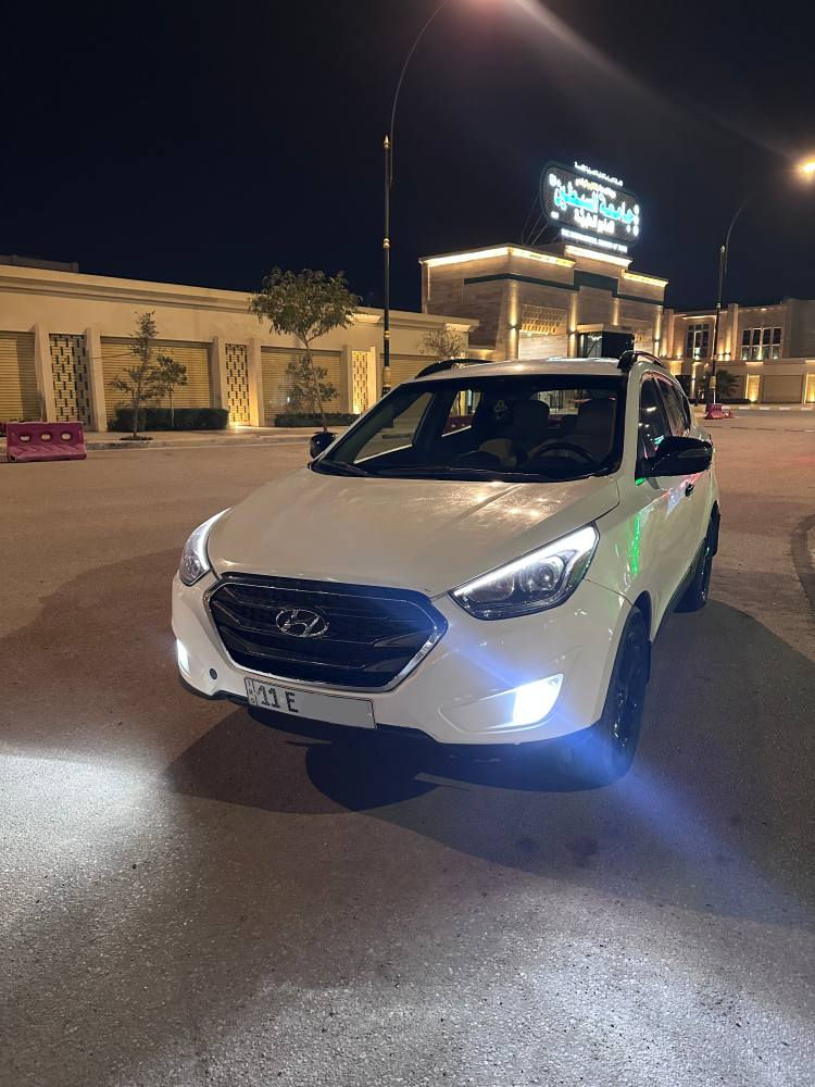 السلام عليكم توسان موديل 2015وارد خليجي
‏2000 دوش
‏تبريد قطعتين 
‏السيارة مصبوغة عام 
‏كير ومحرك وشاصي مكفول 
‏رقم انكليزي 11 بغداد 
‏شاشة وتحكم ستيرن 
‏ويل اسود 
‏ماشية 155 وقابل للزيادة
السيارة بسمي وتحويل مباشر 
سنوية لل2028 والهزة جديدة 
‏المكان كربلاء حي الموظفين  
‏السيارة خير من الله جاهزة ما عايزهه شي 
‏السعر 118 وبيهه مجال تجي تشوفهه وعيوني الك
‏متواجد من ال4 العصر لل12 
*********** كربلاء, العراق
