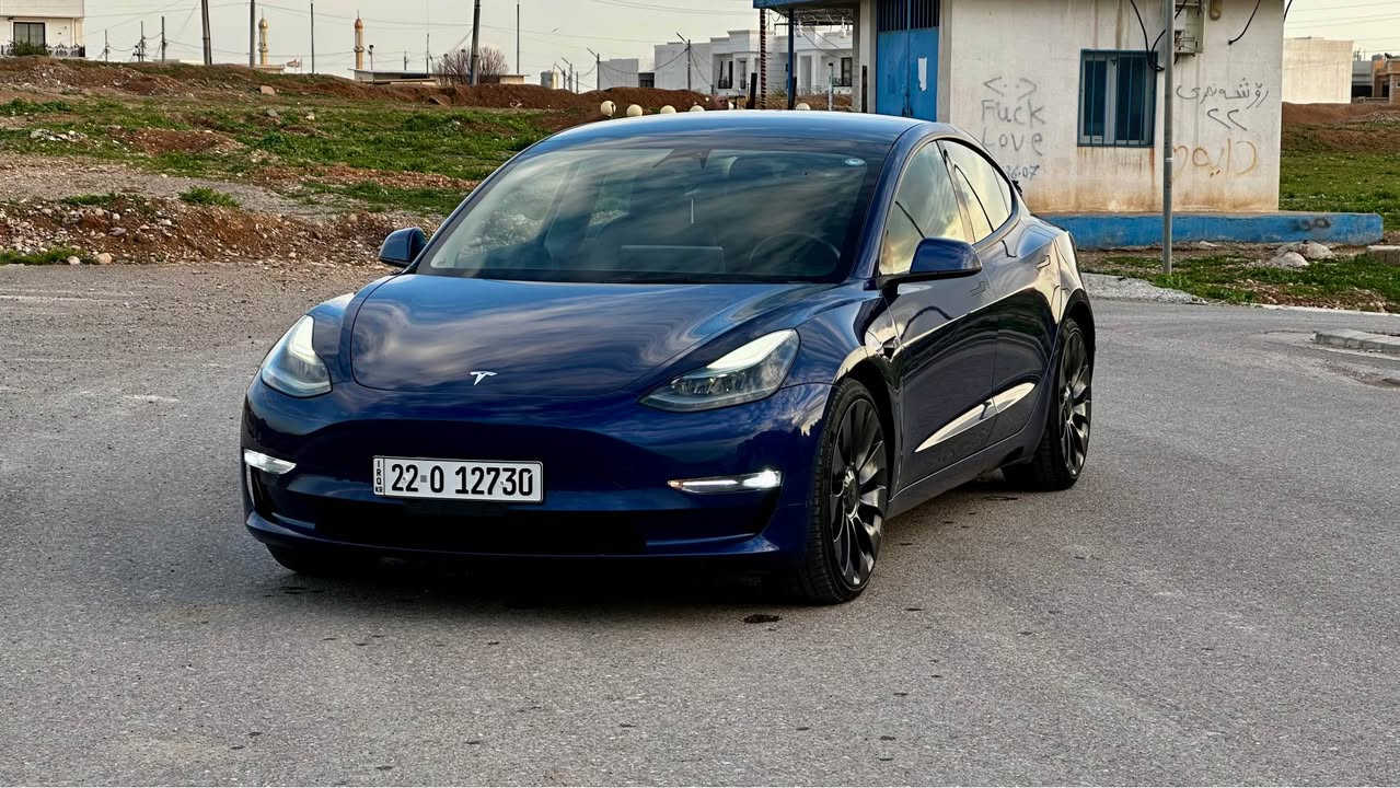 السلام عليكم 
Tesla model three performance 2023 
السيارة جداً نظيفة بدون دواخل بدون ايرباك حدث جداً بسط بدون صبغ بجم كبس ماشية 69الف كيلو 
بريفورمنس يعني 455 حصان يعني من صفر لل 100 2,9 ثانية سعر 225 بيها مجال مكان السيارة اربيل اي استفسار صور الحادث اتصلوا على :
***********
*********** أربيل, العراق
