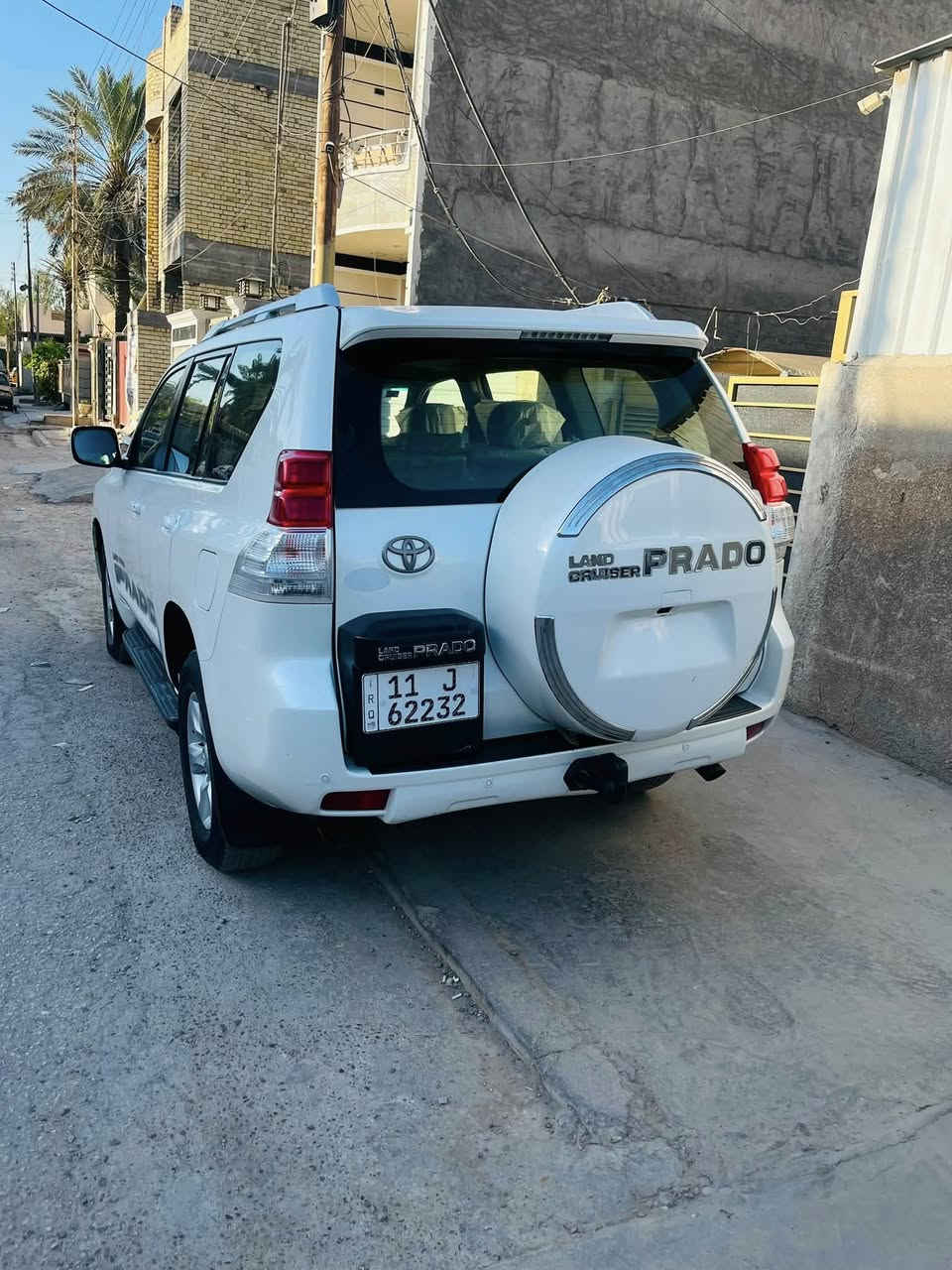 سلام عليكم برادو للبيع ١٢ السياره جديده فول موصفات السعر٢٧٠ مكاني بل دوره ***********
