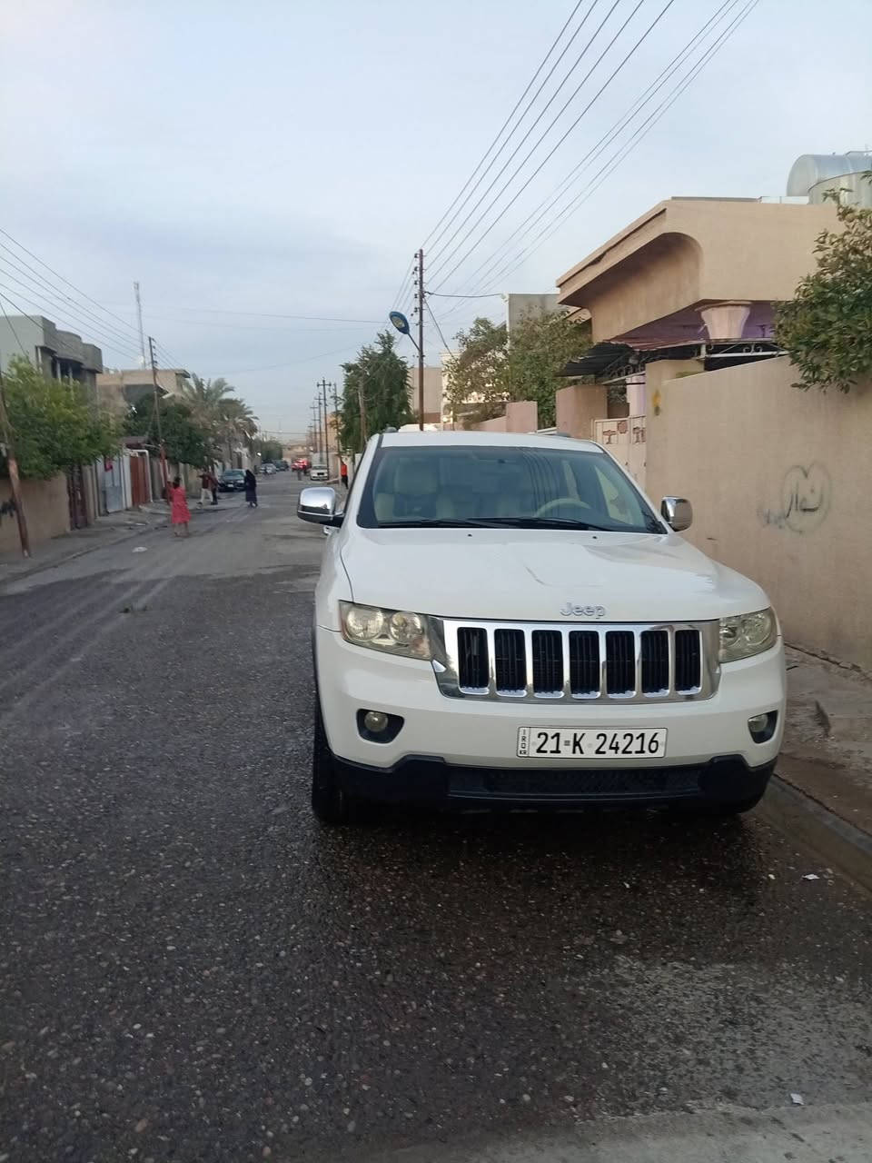 سلام عليكم سياره جيب أمريكي للبيع. موديل 2011 سياره كلين مابيه قطره صبغ  محرك كير اكسل بلشرط  محرك 6 سلندر نشاط فول تدفئه وتبريد شغال  تواير جواهه جدد  سياره جديده رقم السليمانيه . للنتصال ***********
