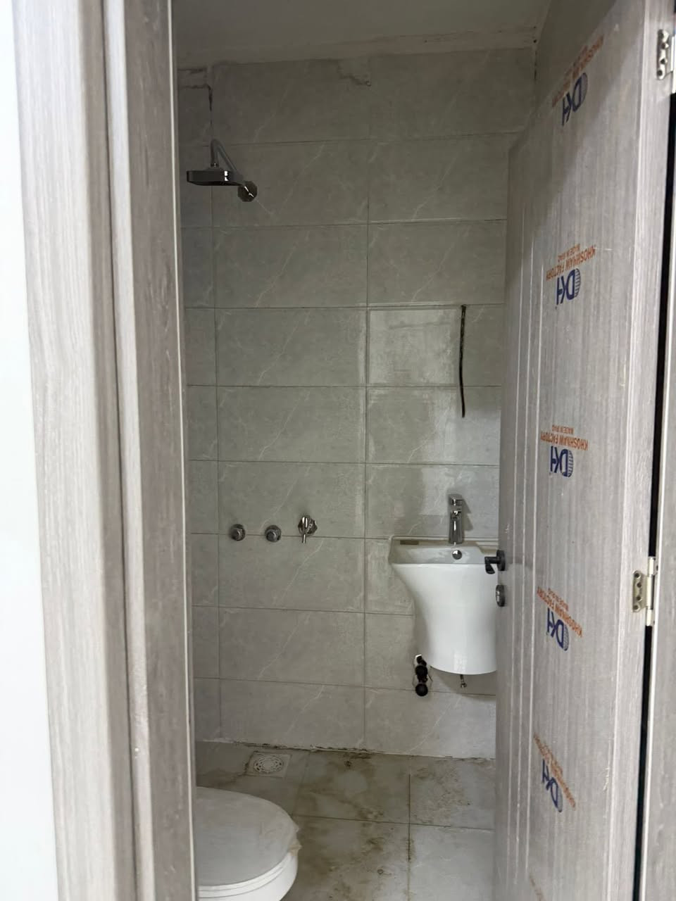 مشتمل للايجار ب هكتاريا وشعار ٥٠ متر 
هسه طالعين منه العماله جديد 
تفاصيل اكثر اتصل ع رقم ‭٠٧٧٥ ٣٨٠ ٣٥١٢‬
