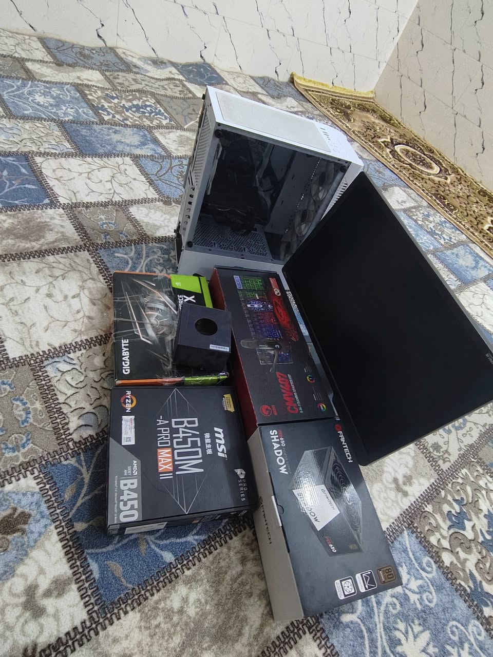 CPU: AMD Ryzen 5 5500
GPU: Nvidia GeForce RTX 2060 8GB
RAM: 16GB ×3200mhz KingSpec RGB
SSD: NVMe M.2 256GB
HDD: 1TB 7200RPM
M.B.: Asus B450M-A Pro Max II
PSU: Fantech 550W
Case: Fantech 4-Fan RGB
Monitor: BENQ 1080p 85~90 Hz\FPS
بكج كومبو كيمنك سكوربيون
ماوس + باد + كيبورد + سماعة

***********

سعر 650الف
