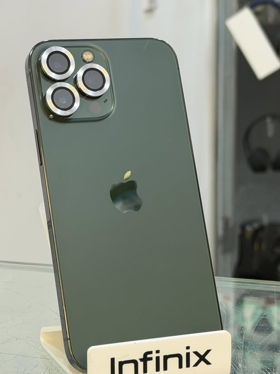 سلام عليكم ايفون 13 برو ماكس الجهاز نضافة 100‎%‎ بطارية 🔋 77 ميصرف شحن الذاكرة 256 السعر 590 الف توصيل 🚚 لكافة المحافظات رقم ***********
