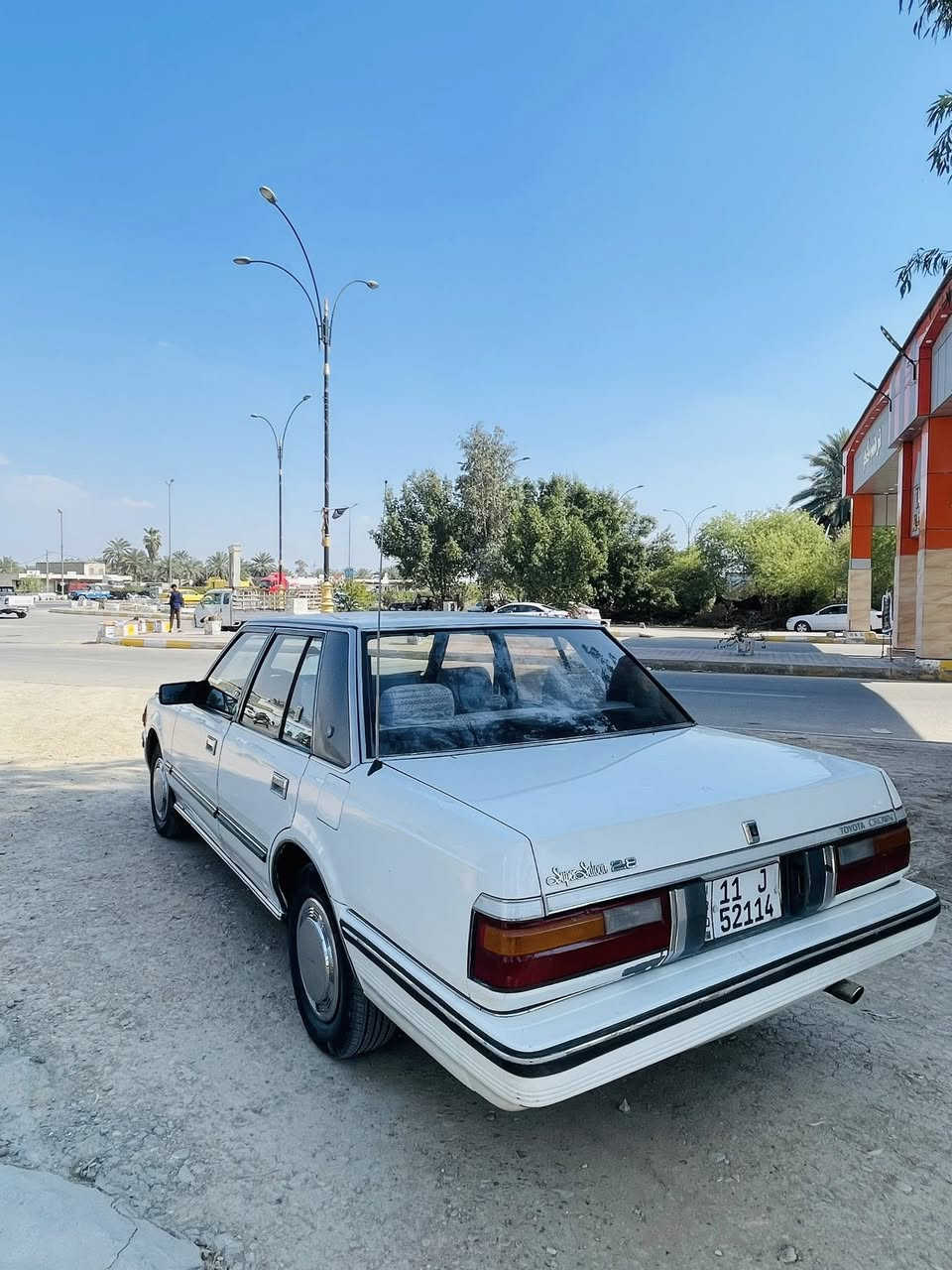 السلام عليكم سوبر 1984 للبيع رقم بغداد شرط التحويل بيه صبغ بسيط بل هلالات بدون خياس جهازه كير صدر تاير كهربائي كله شغلات داخل احمر كير عادي ملاحضه المكينه تكص والباقي كفاله عامه سياره جديده السعر 65 وبيه مجال المكان واسط الحفريه ‭0771 496 0089‬
