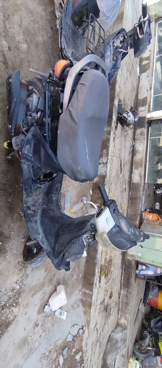 حاويه حاويه حاويه مالايحته سبانه كفراته موجوده كله شغال عايزه بس وباتري 450 وبيه مجال
مكاني نجف حي ميسان رقم تلفون ***********

